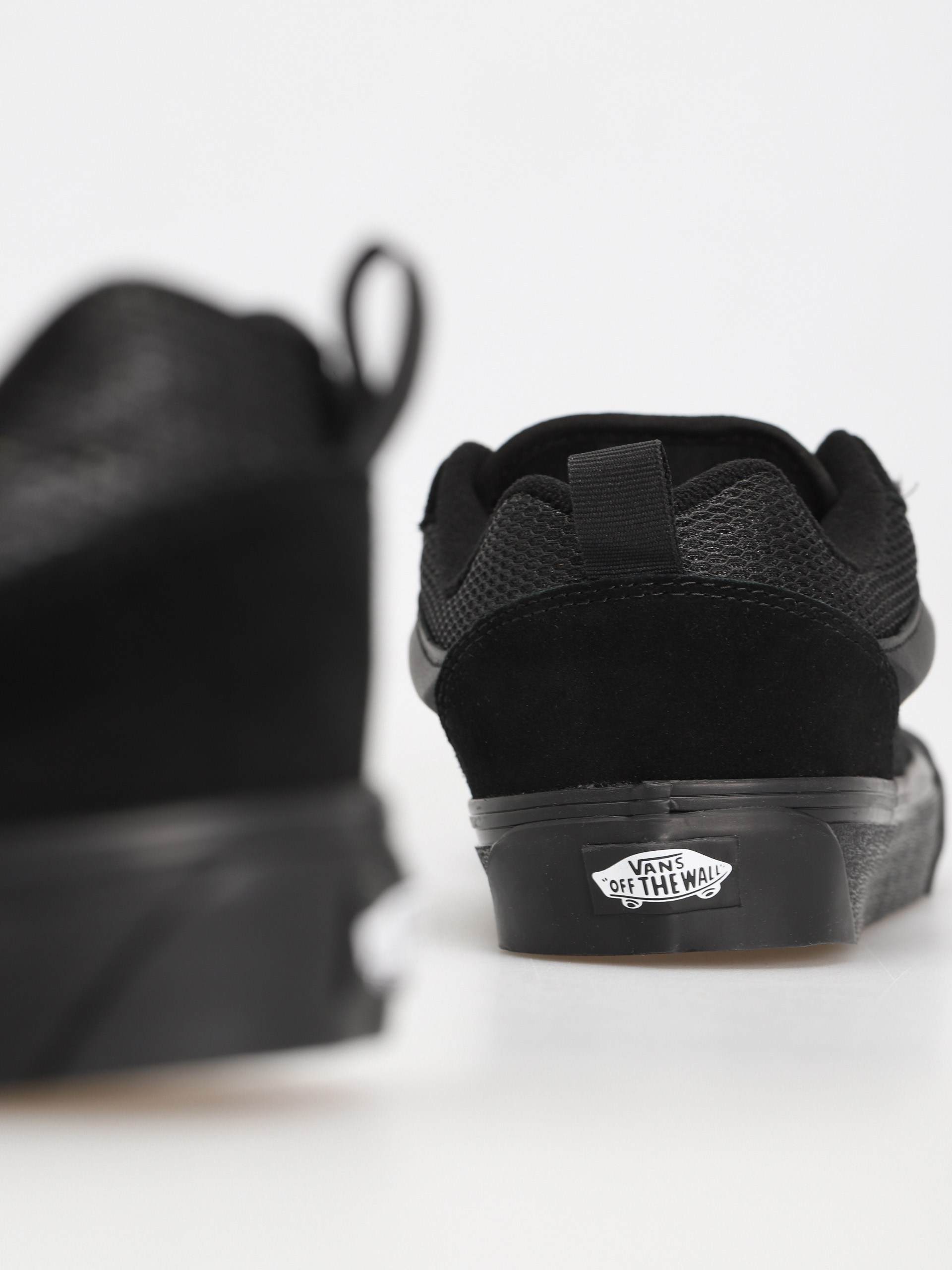 Обувки Vans Knu Skool (black/black)