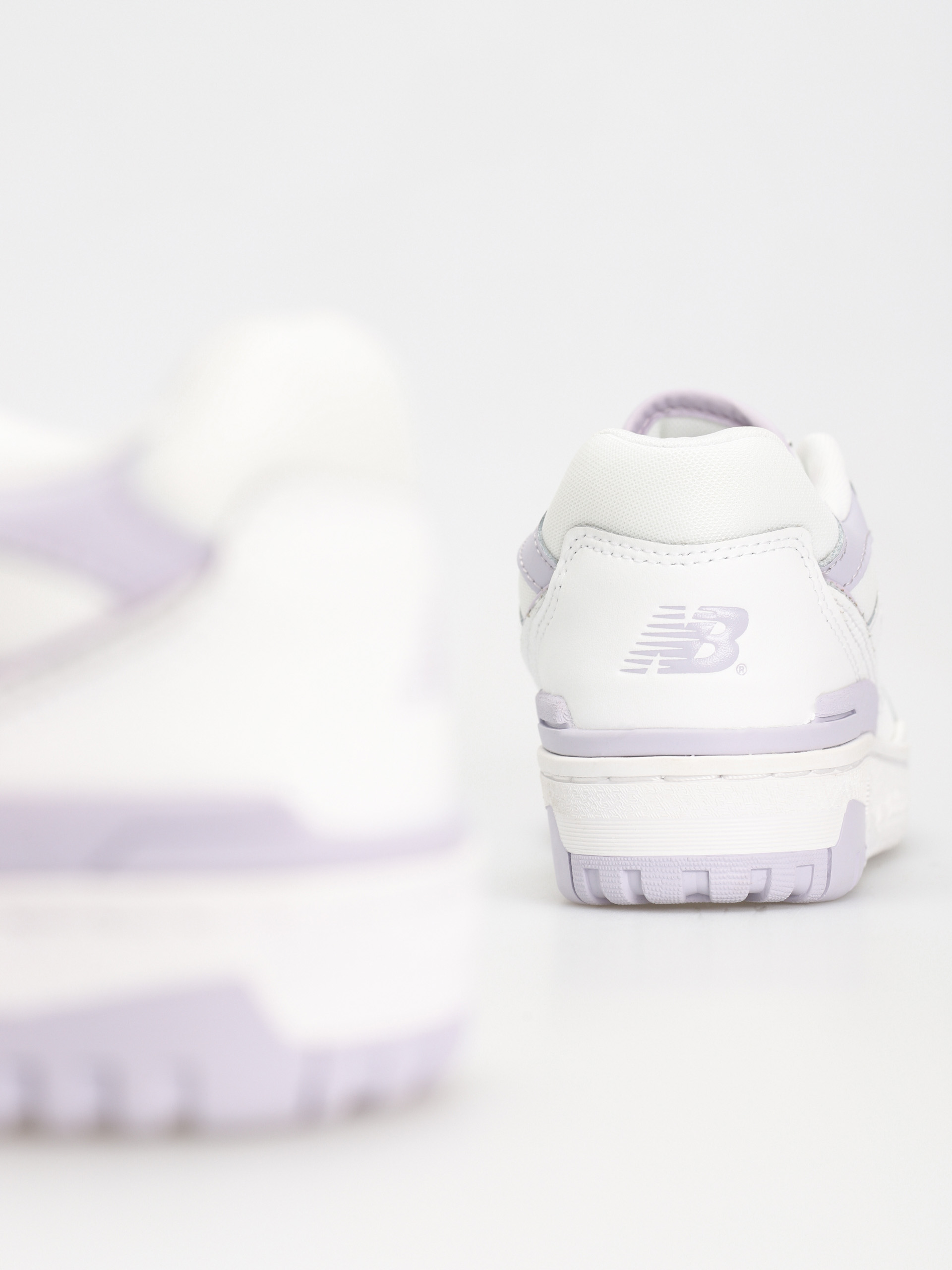 Обувки New Balance 550 Wmn (white)