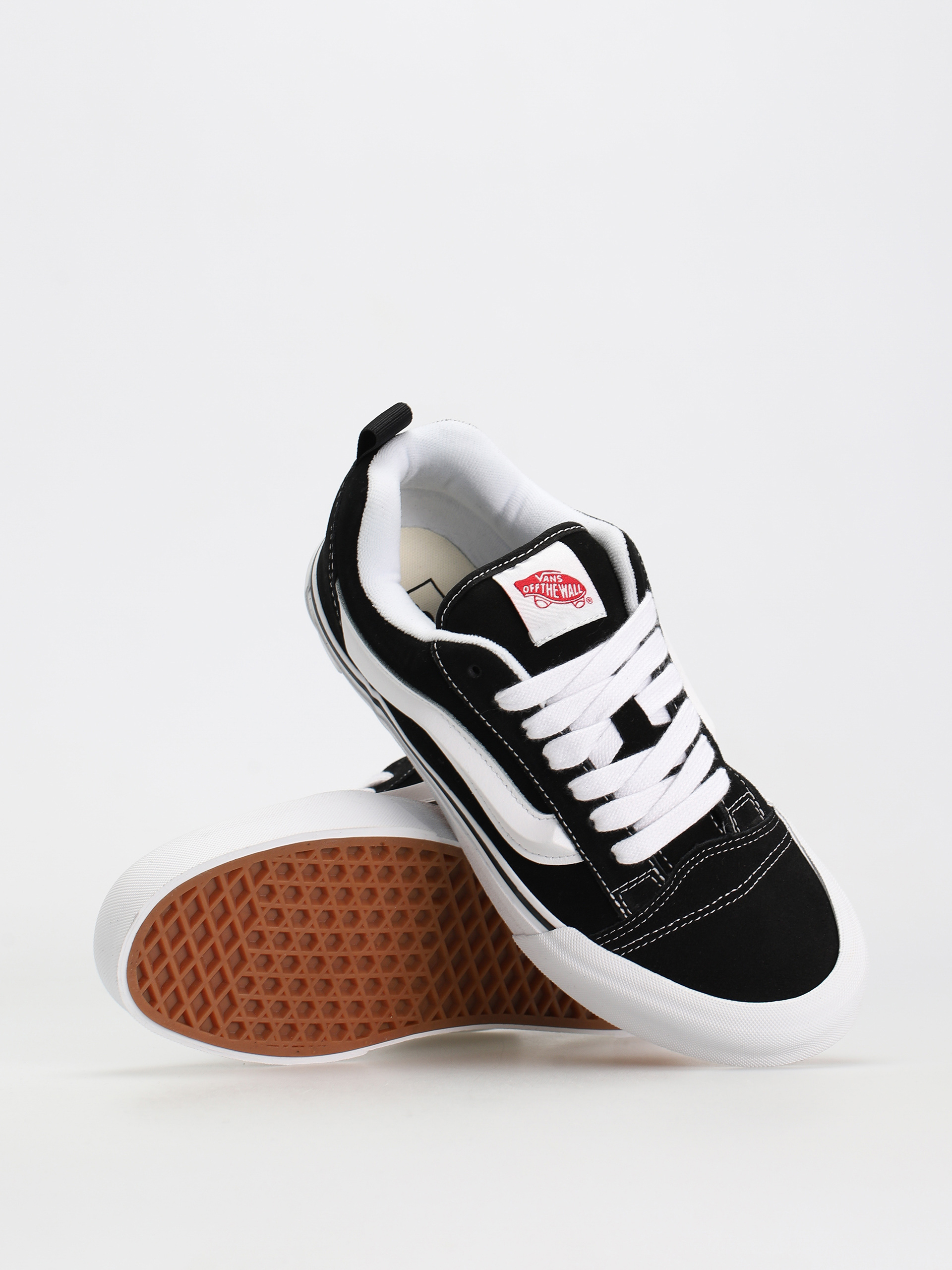 Обувки Vans Knu Skool (black/true white)