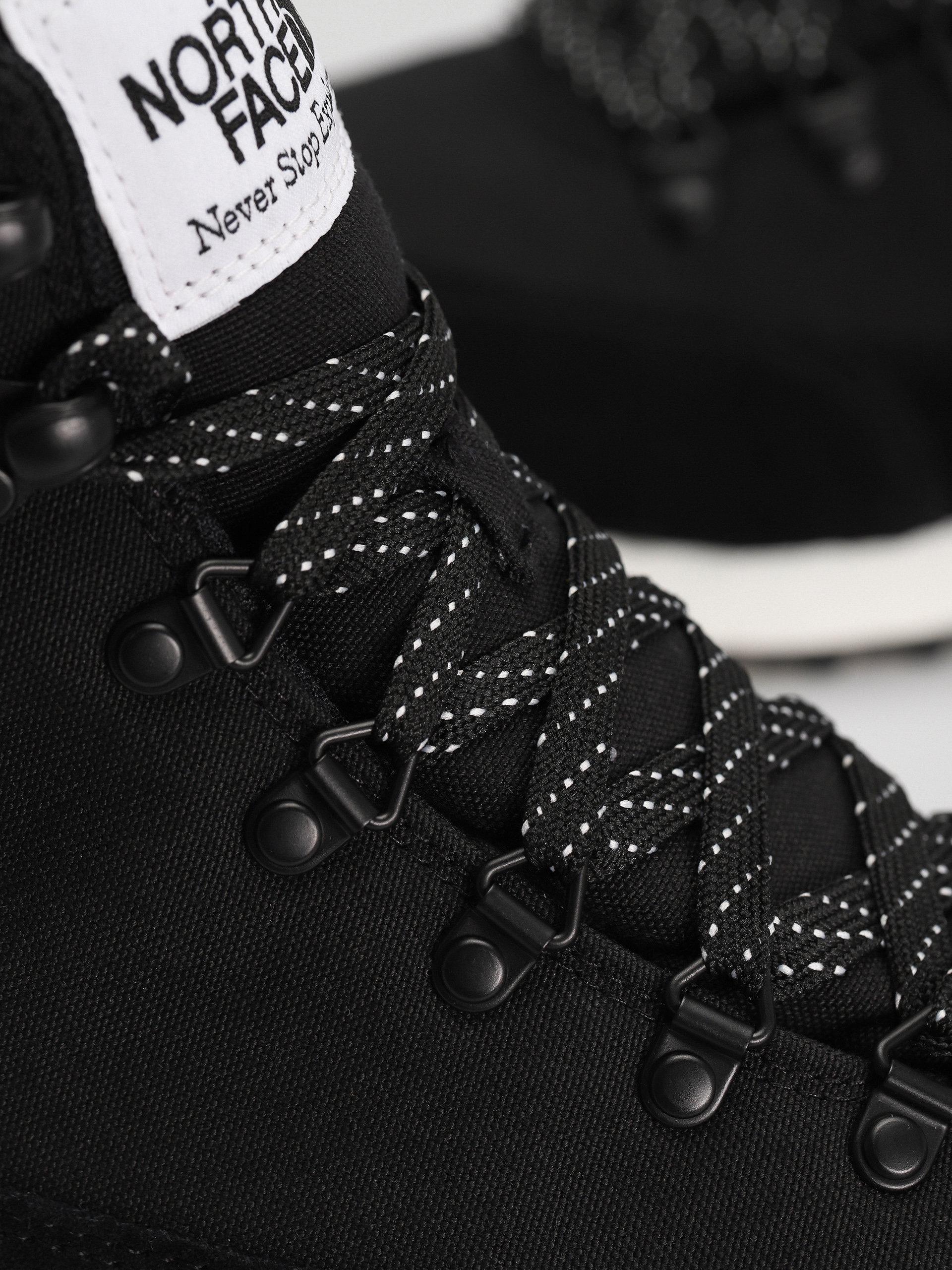 Обувки The North Face Back To Berkeley Iv Textile Wp (tnf black/tnf white)