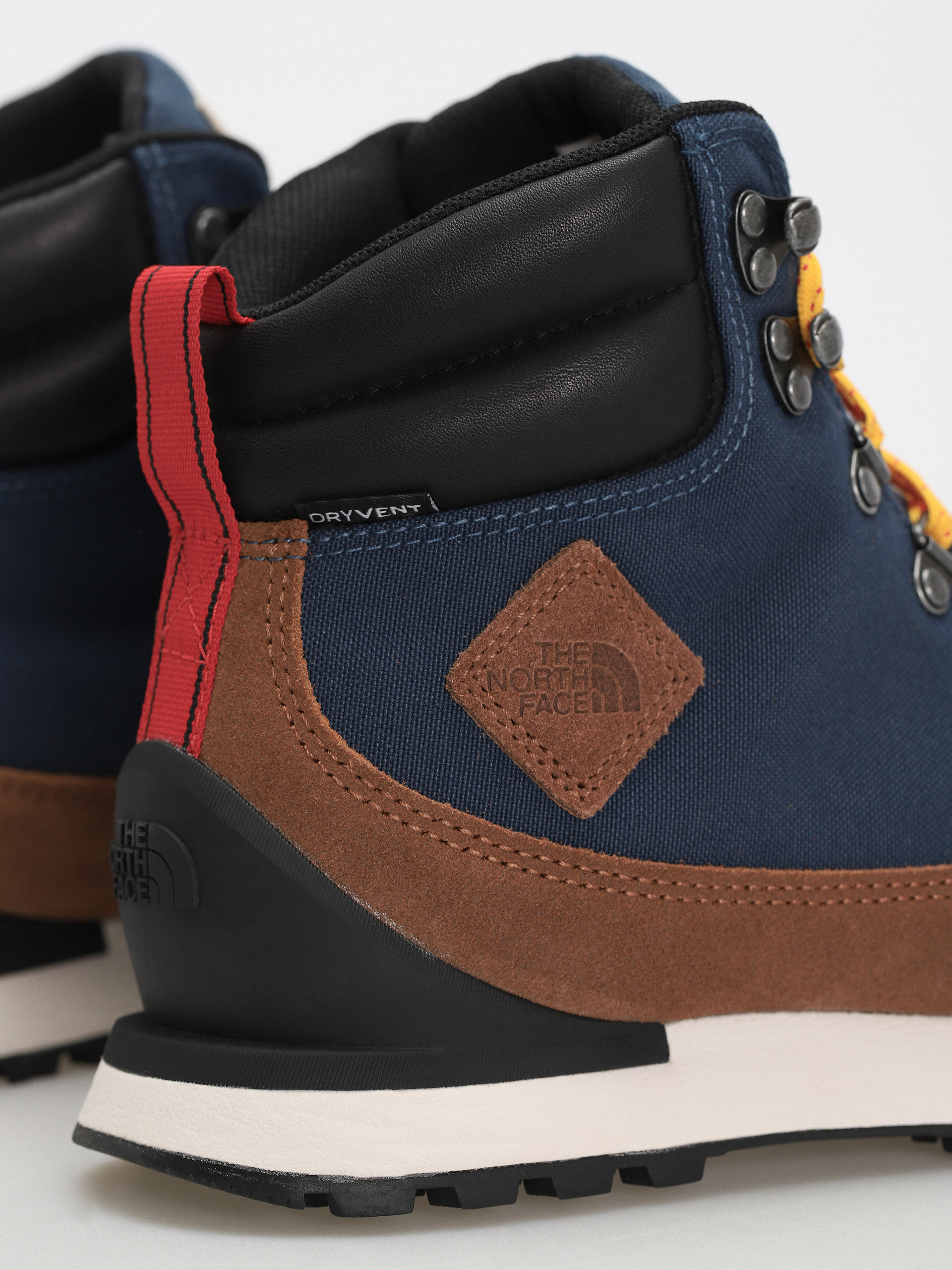 Обувки The North Face Back To Berkeley Iv Textile Wp (shady blue/monksrobebrn)