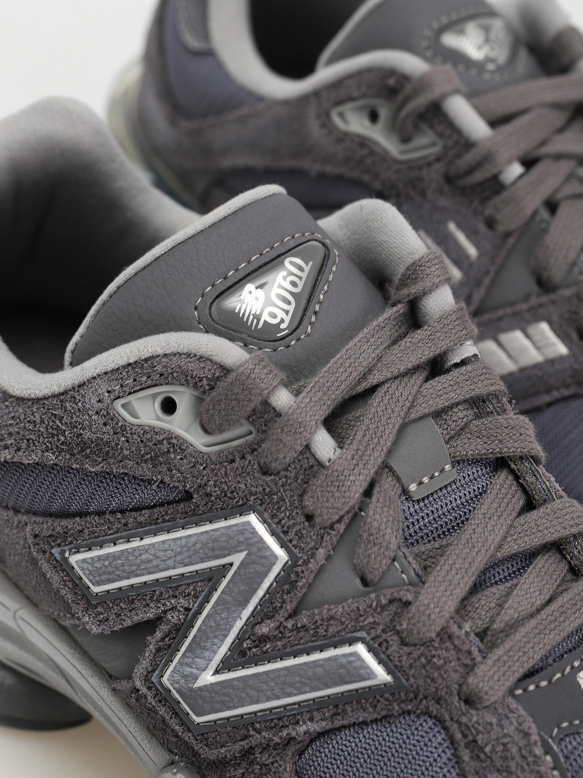Обувки New Balance 9060 (magnet)