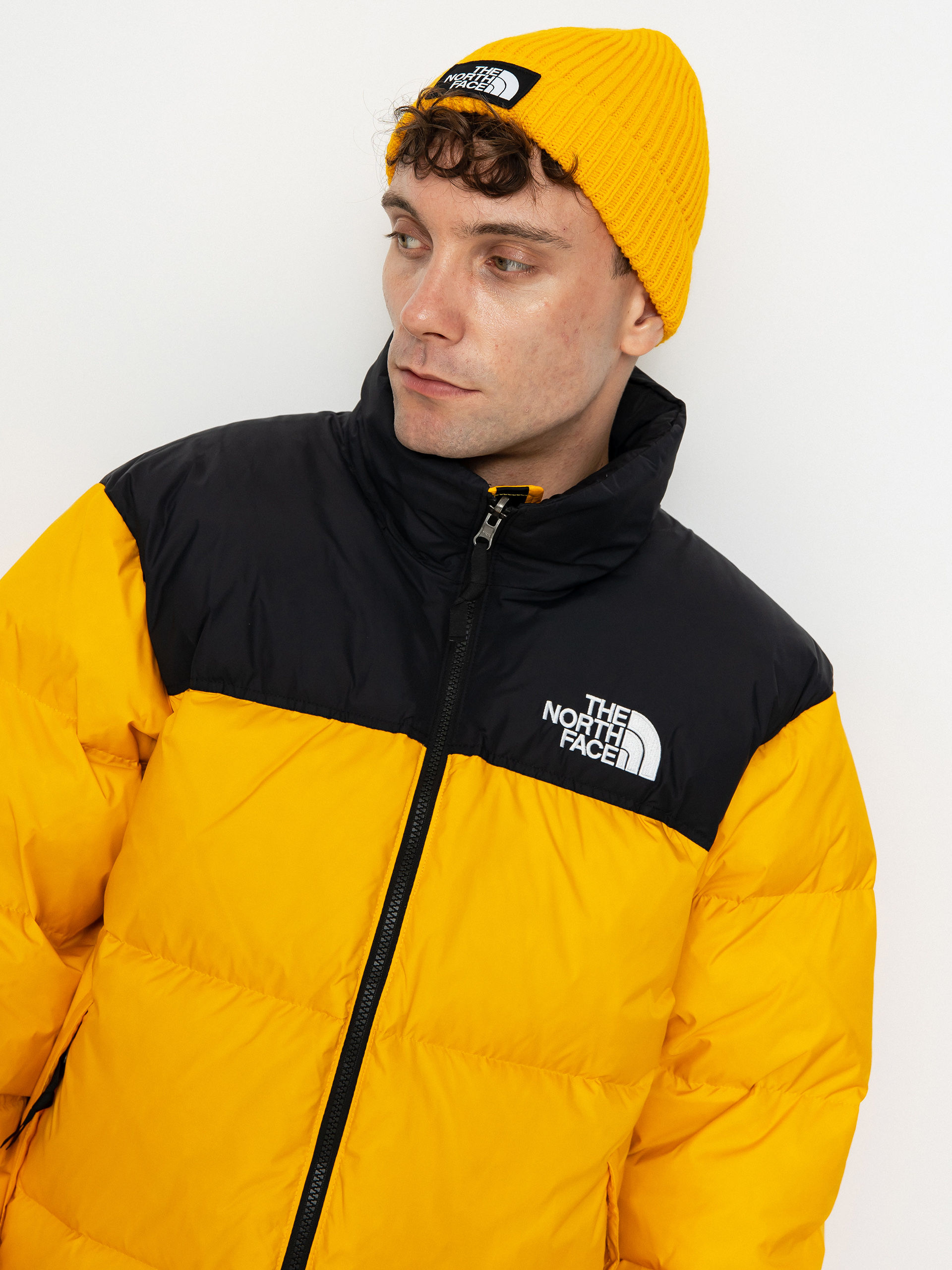 Яке The North Face 1996 Retro Nuptse (summit gold/tnf black)