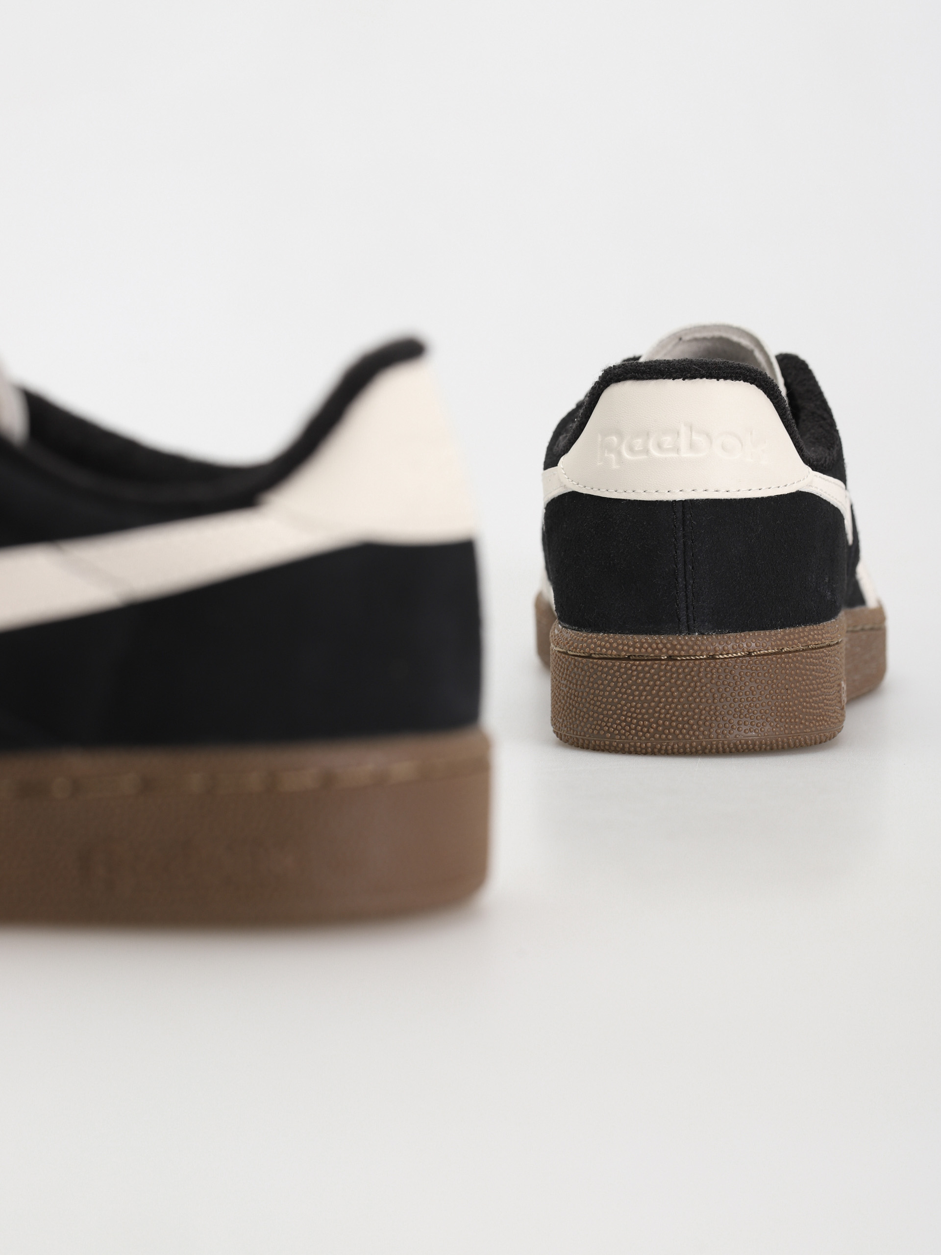 Обувки Reebok Club C Grounds UK (cblack/chalk/rbkle2)