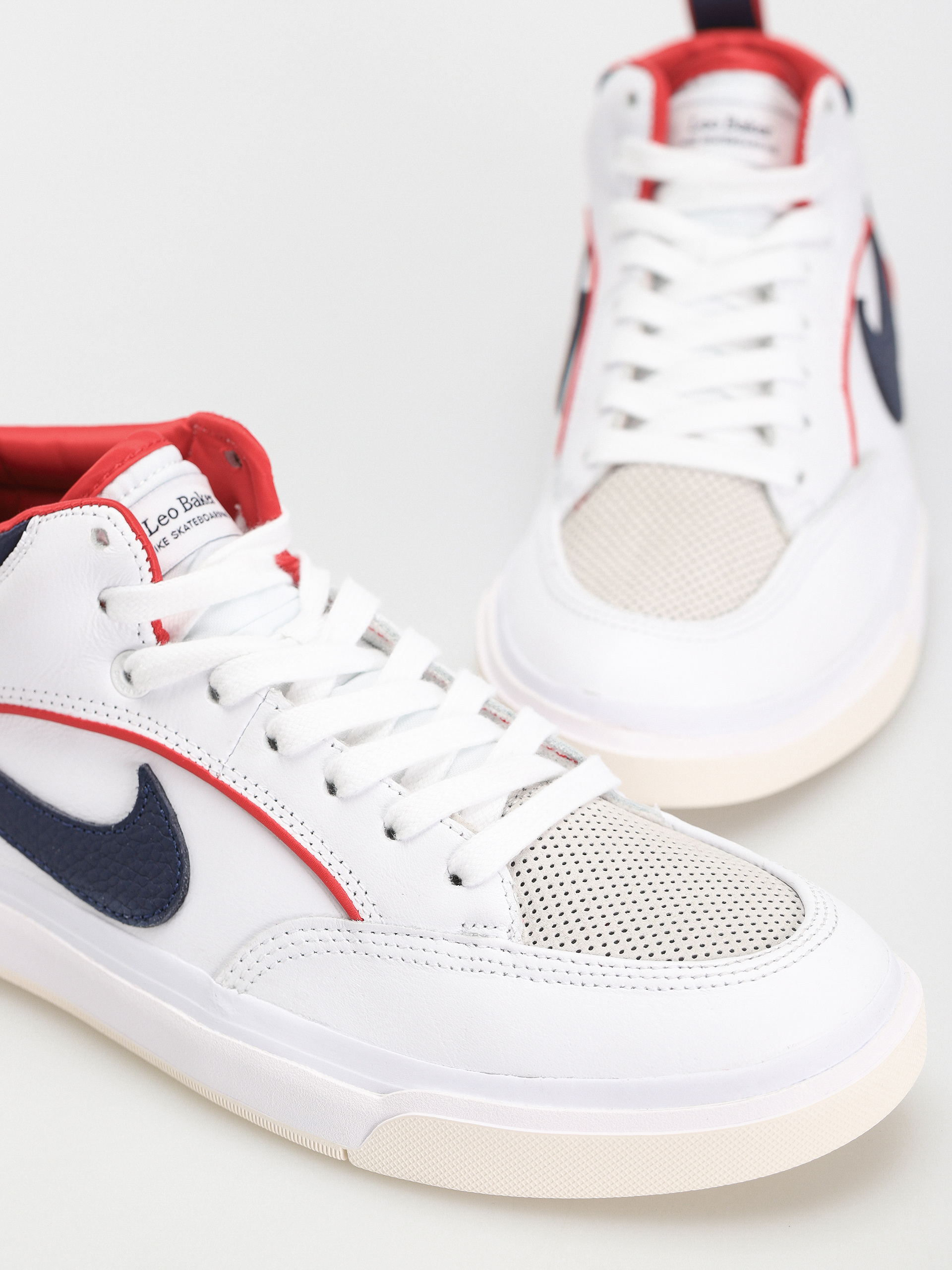 Обувки Nike SB React Leo Premium (white/midnight navy university red white)