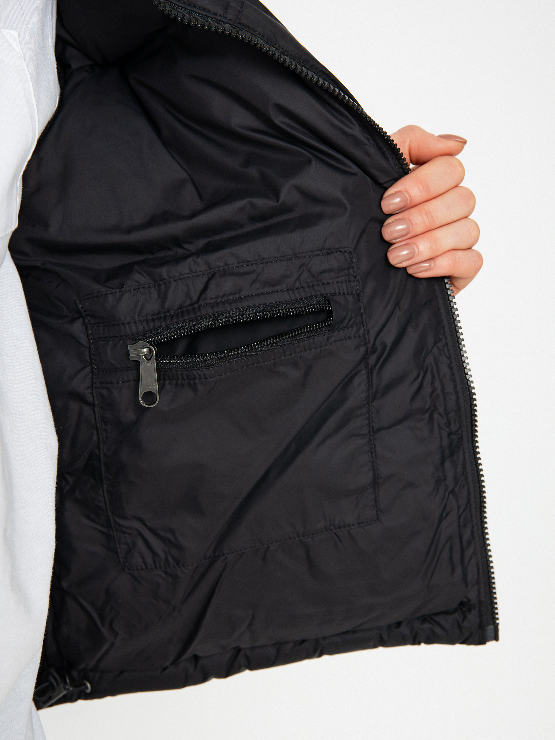 The North Face Яке 1996 Retro Nuptse Wmn (r tnf black)