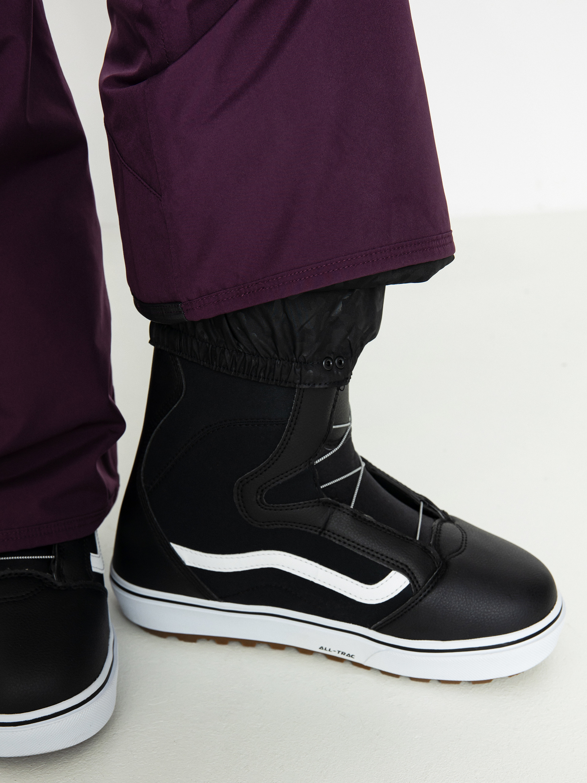 Дамско Сноуборд панталони Volcom Knox Ins Gore Tex (blackberry)