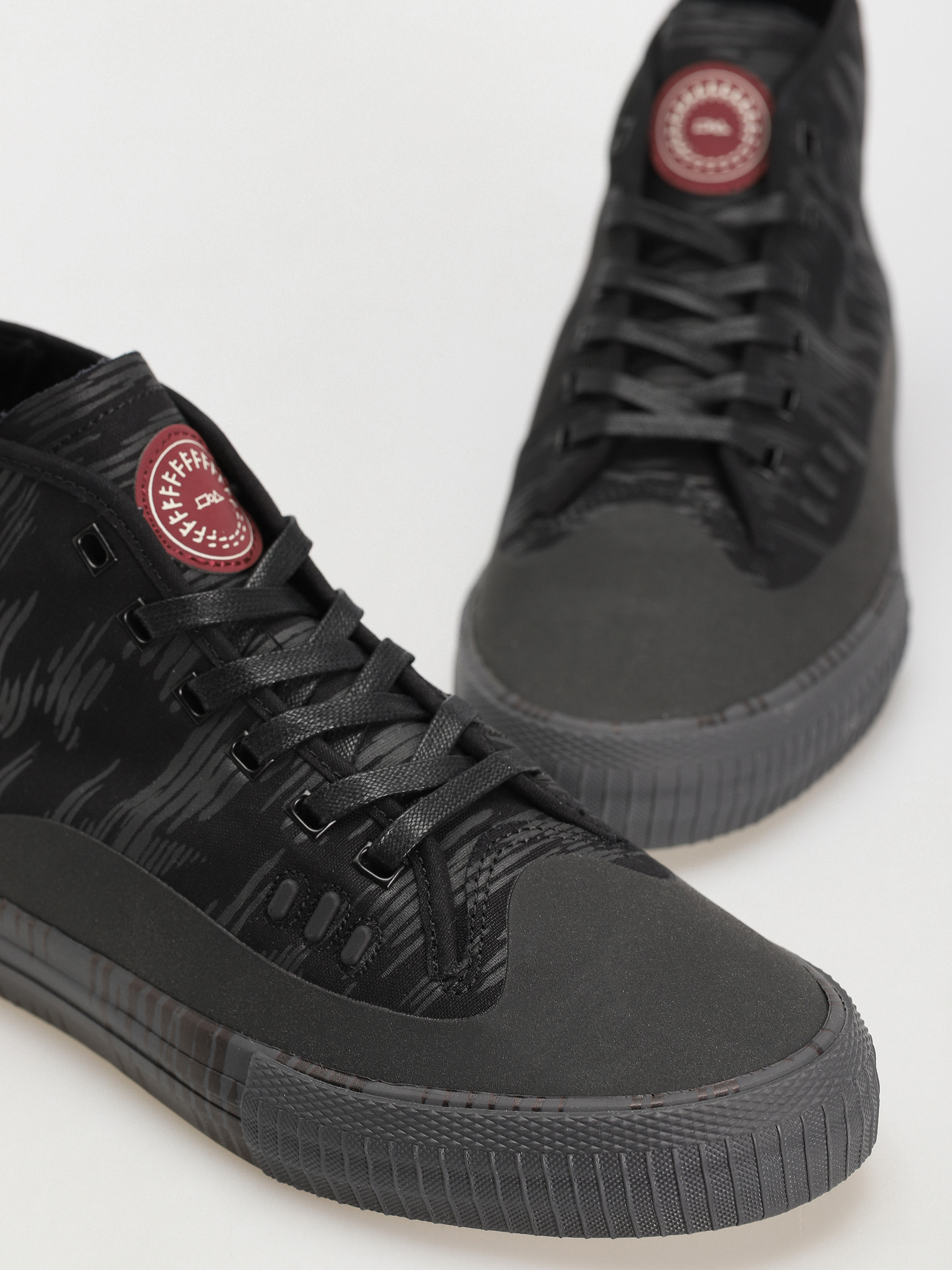 Обувки Globe Gillette Mid (graphite/former)