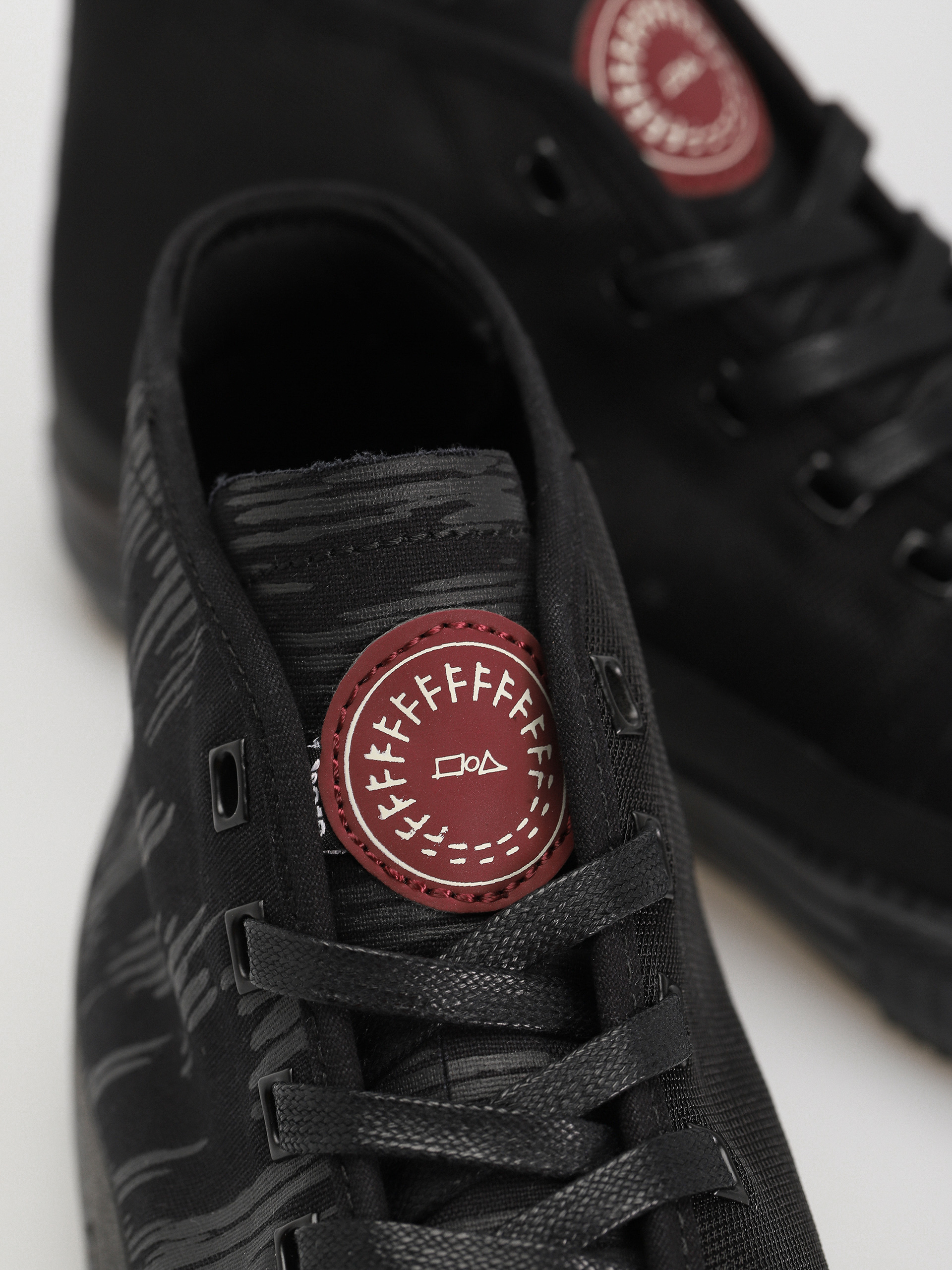 Обувки Globe Gillette Mid (graphite/former)