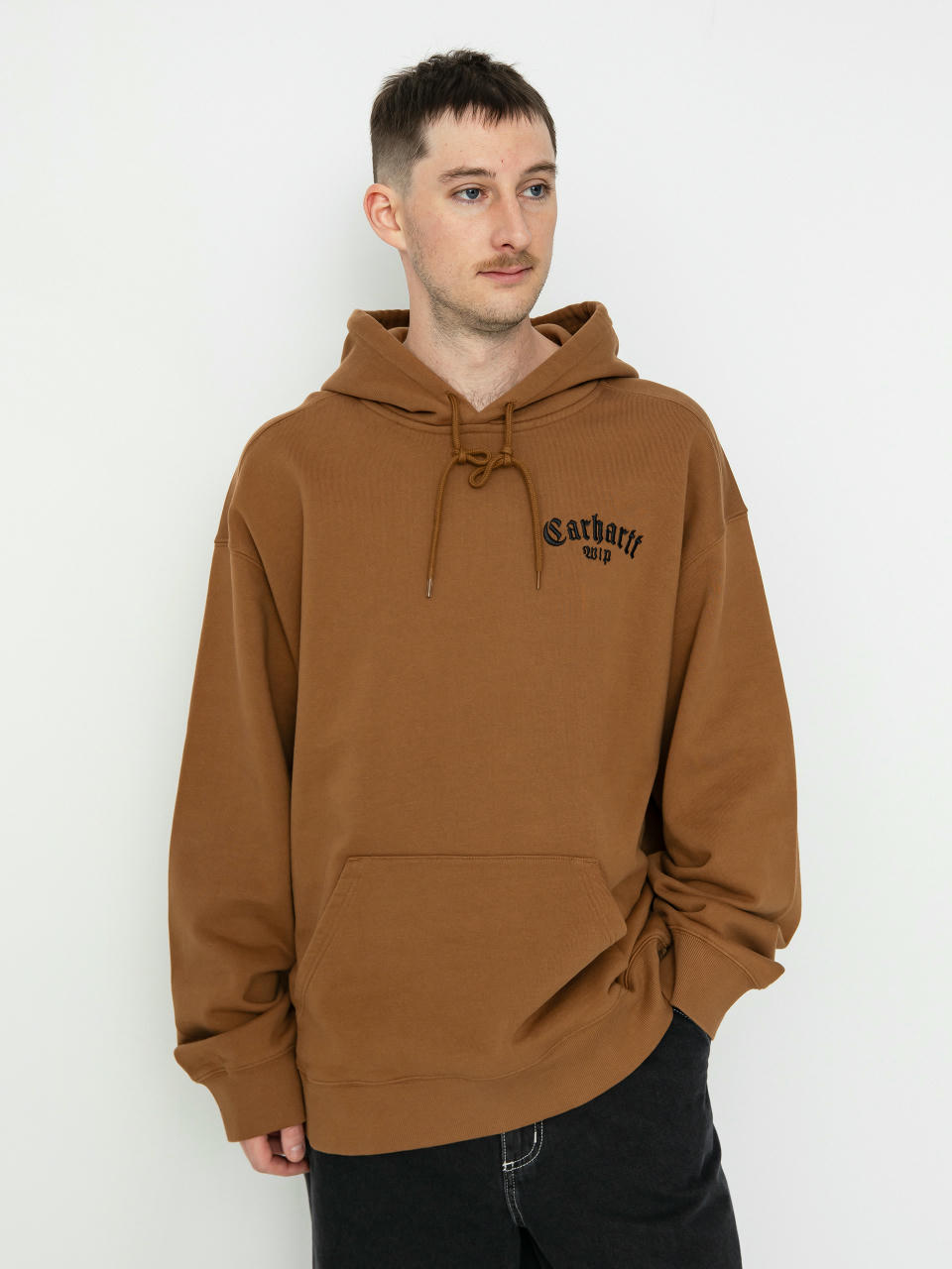 Суитшърт с качулка Carhartt WIP Onyx Script HD (hamilton brown/black)