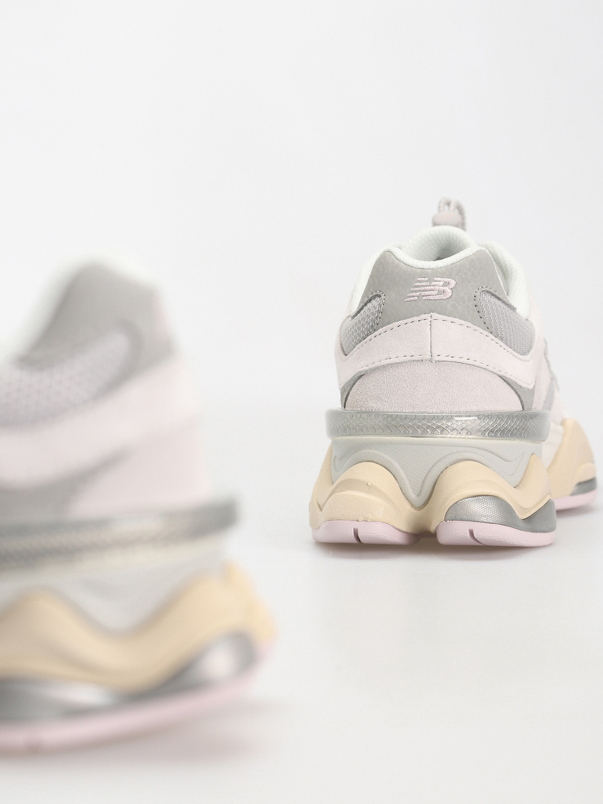 Обувки New Balance 9060 (grey matter)