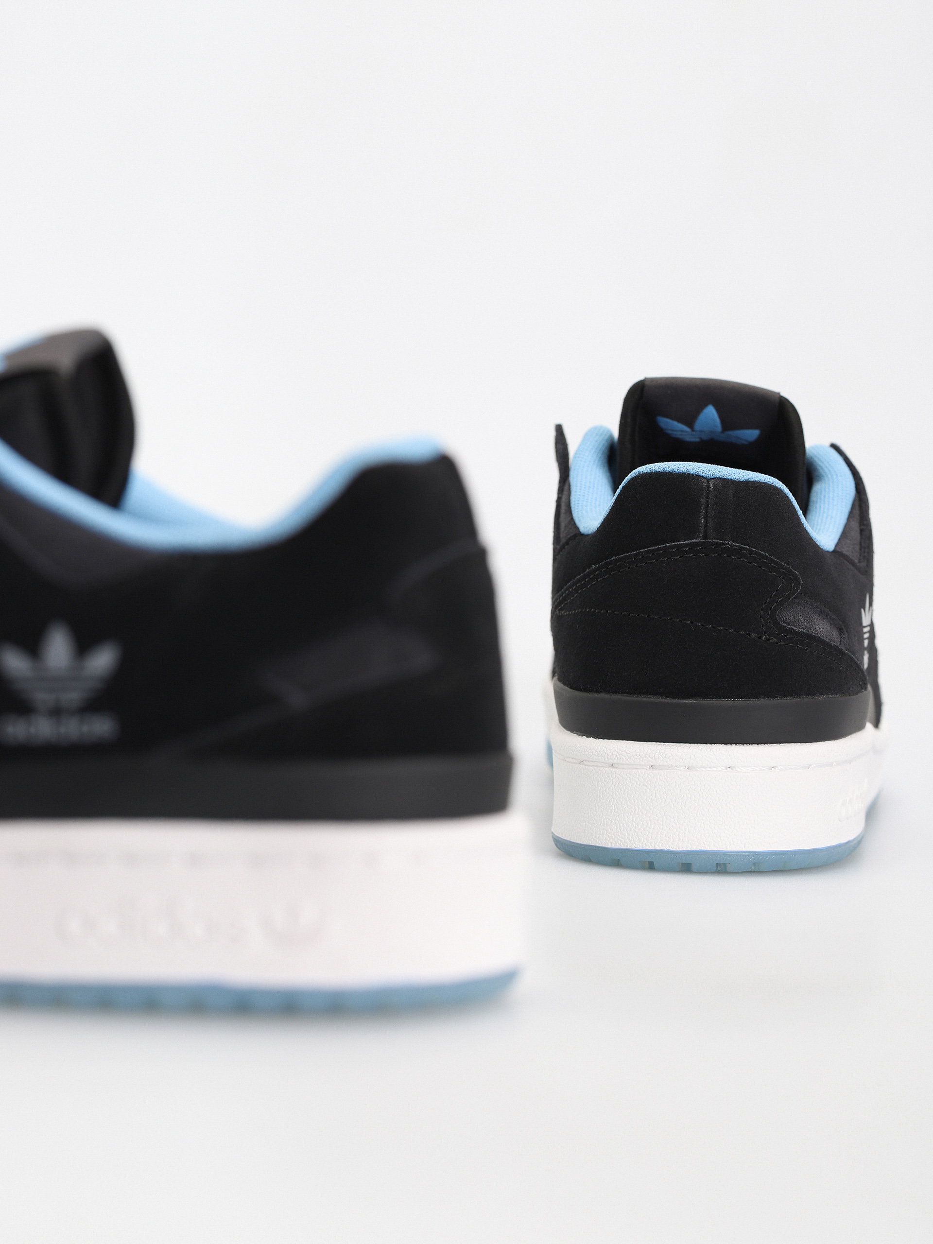 Обувки adidas Forum 84 Low ADV (cblack/blubrs/carbon)