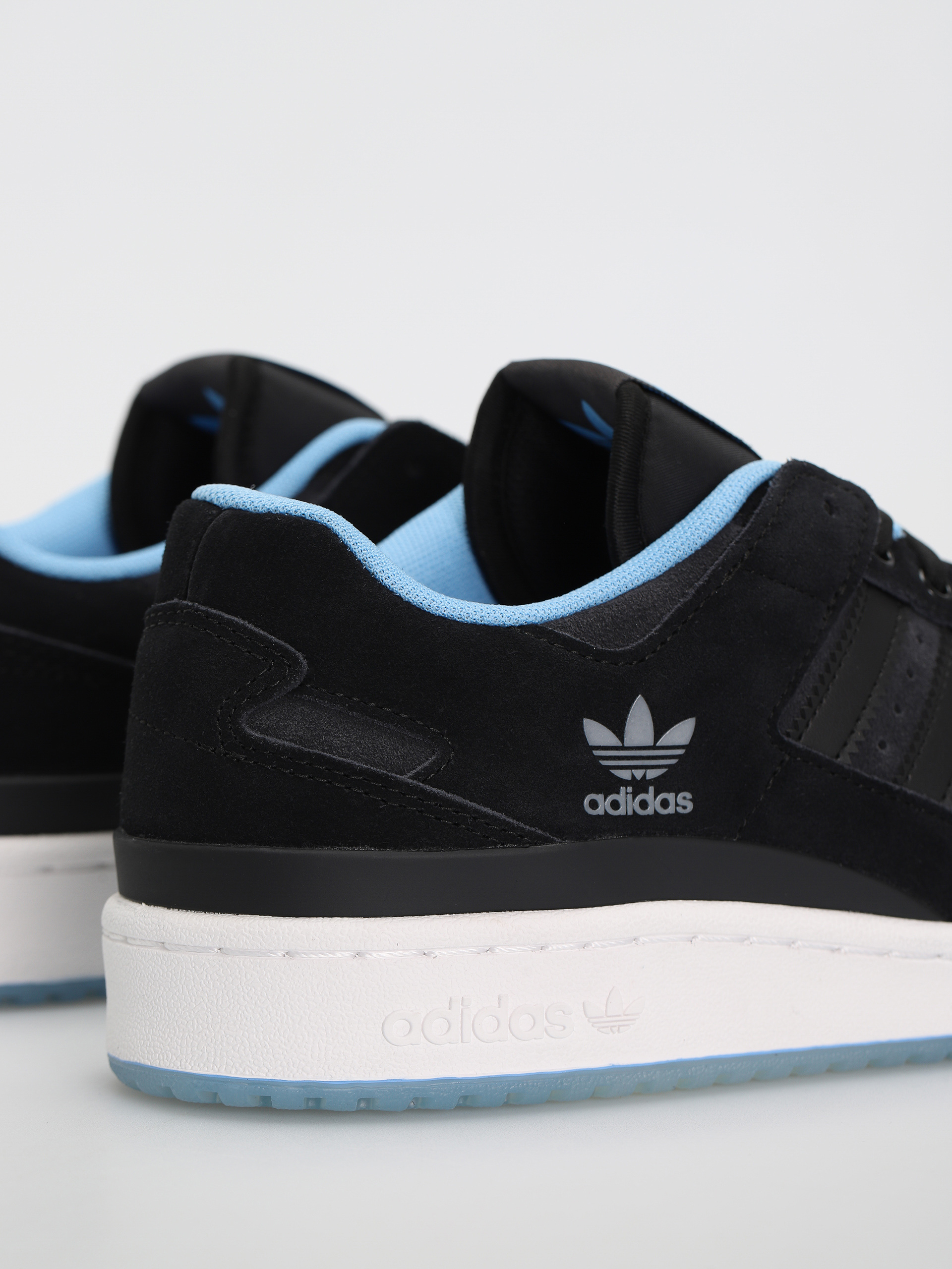 Обувки adidas Forum 84 Low ADV (cblack/blubrs/carbon)