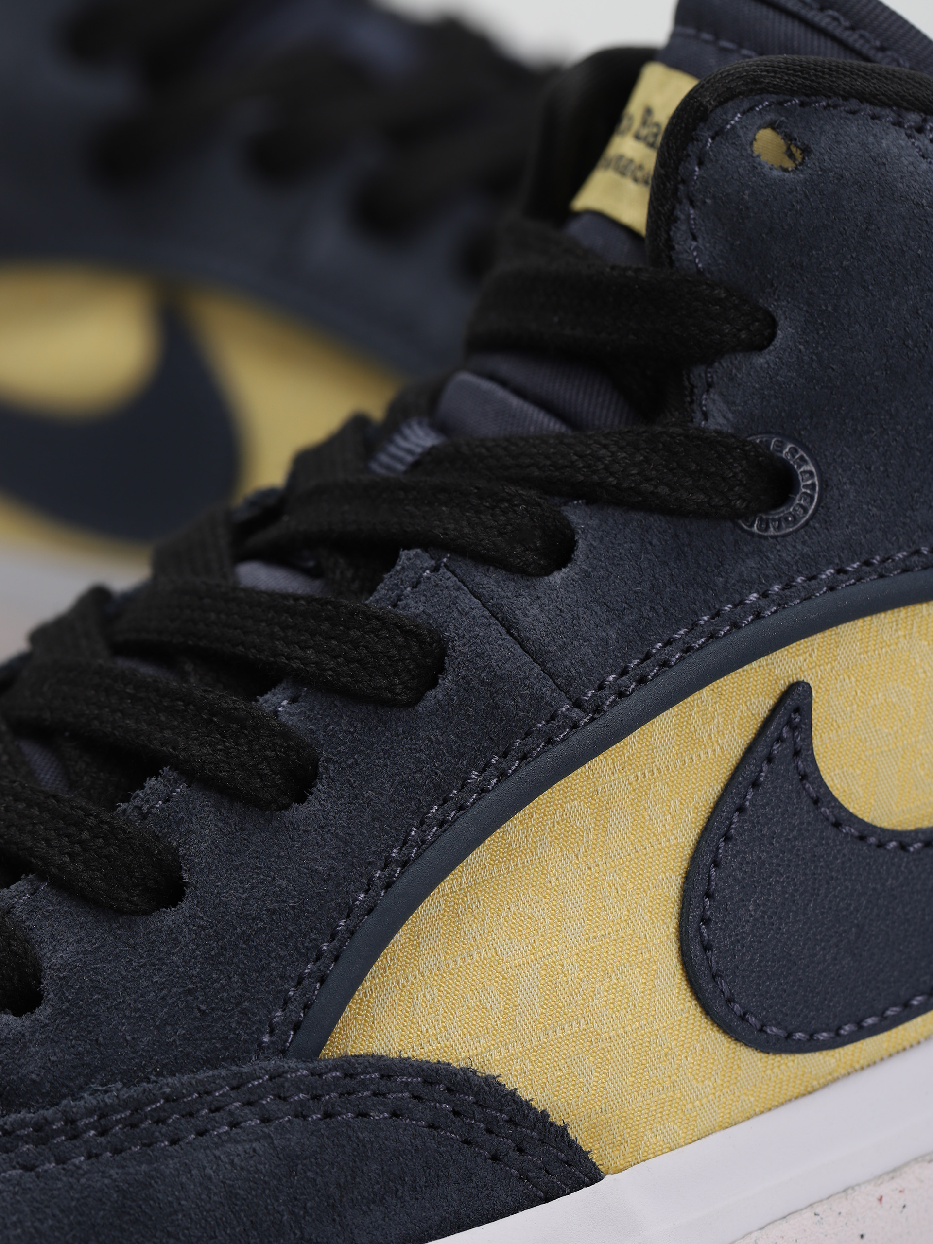 Обувки Nike SB React Leo (thunder blue/thunder blue saturn gold)