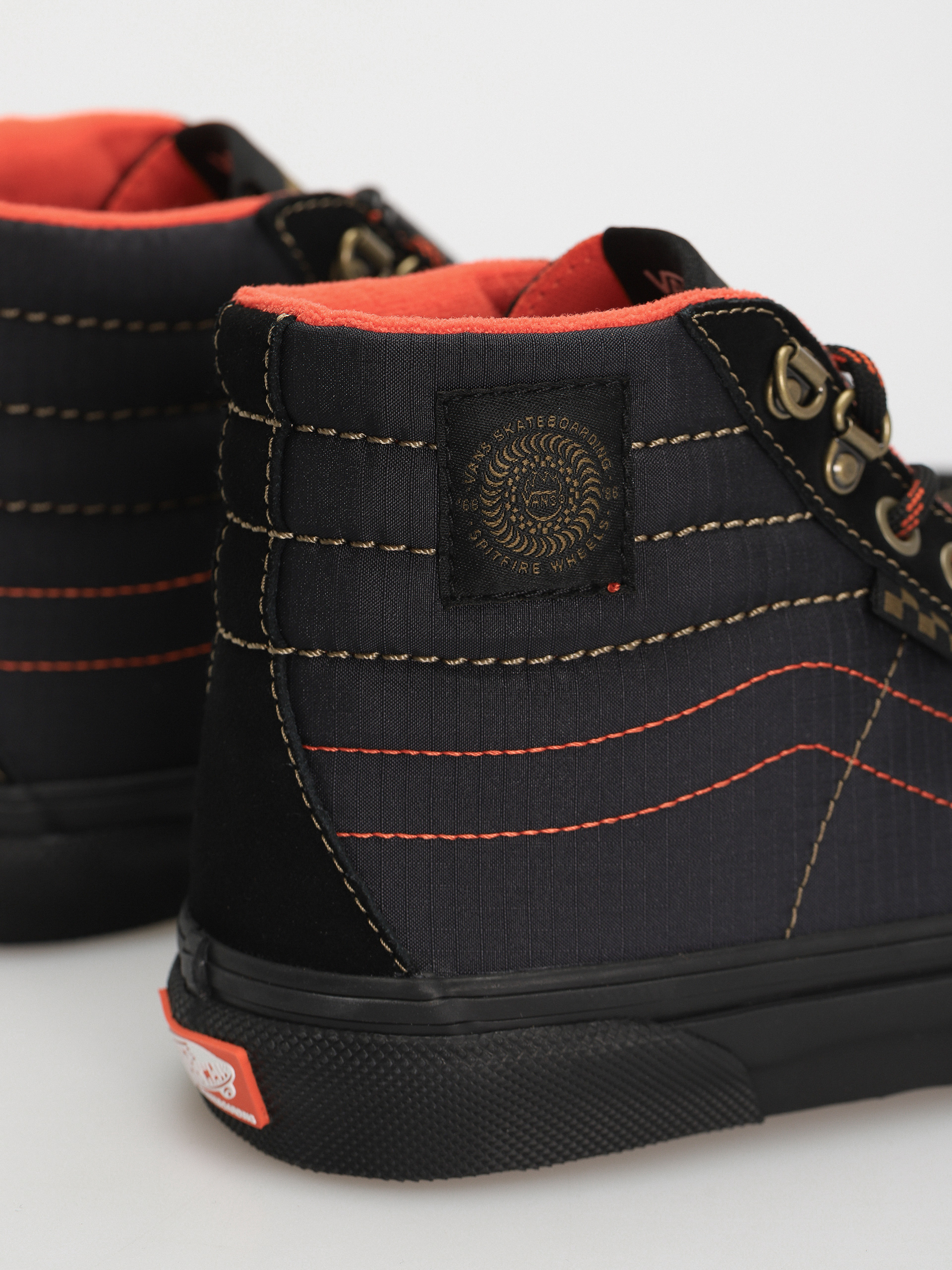 Обувки Vans X Spitfire Skate Sk8 Hi Reissue (spitfire black/flame)