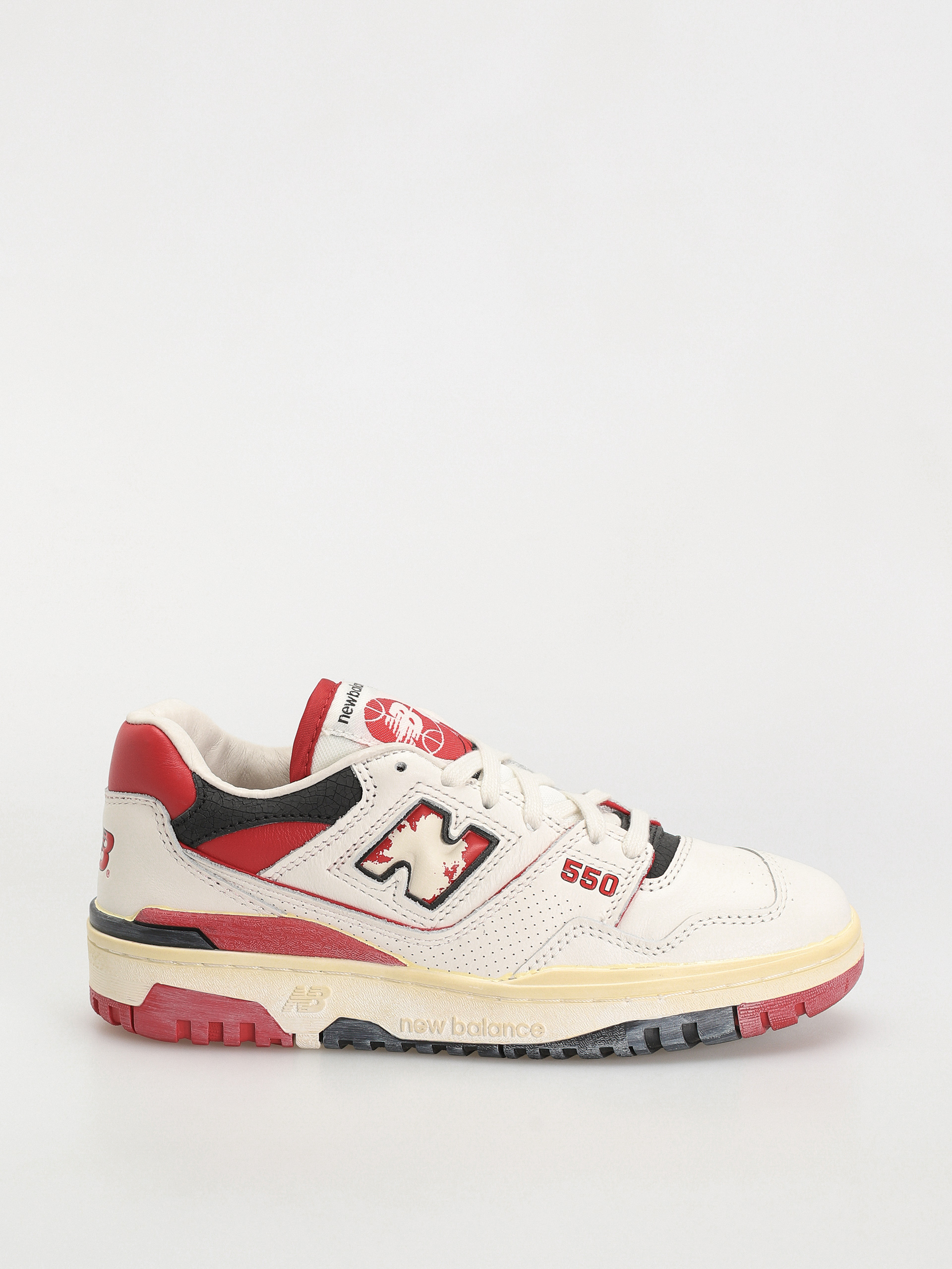u041eu0431u0443u0432u043au0438 New Balance 550 (vintage red)