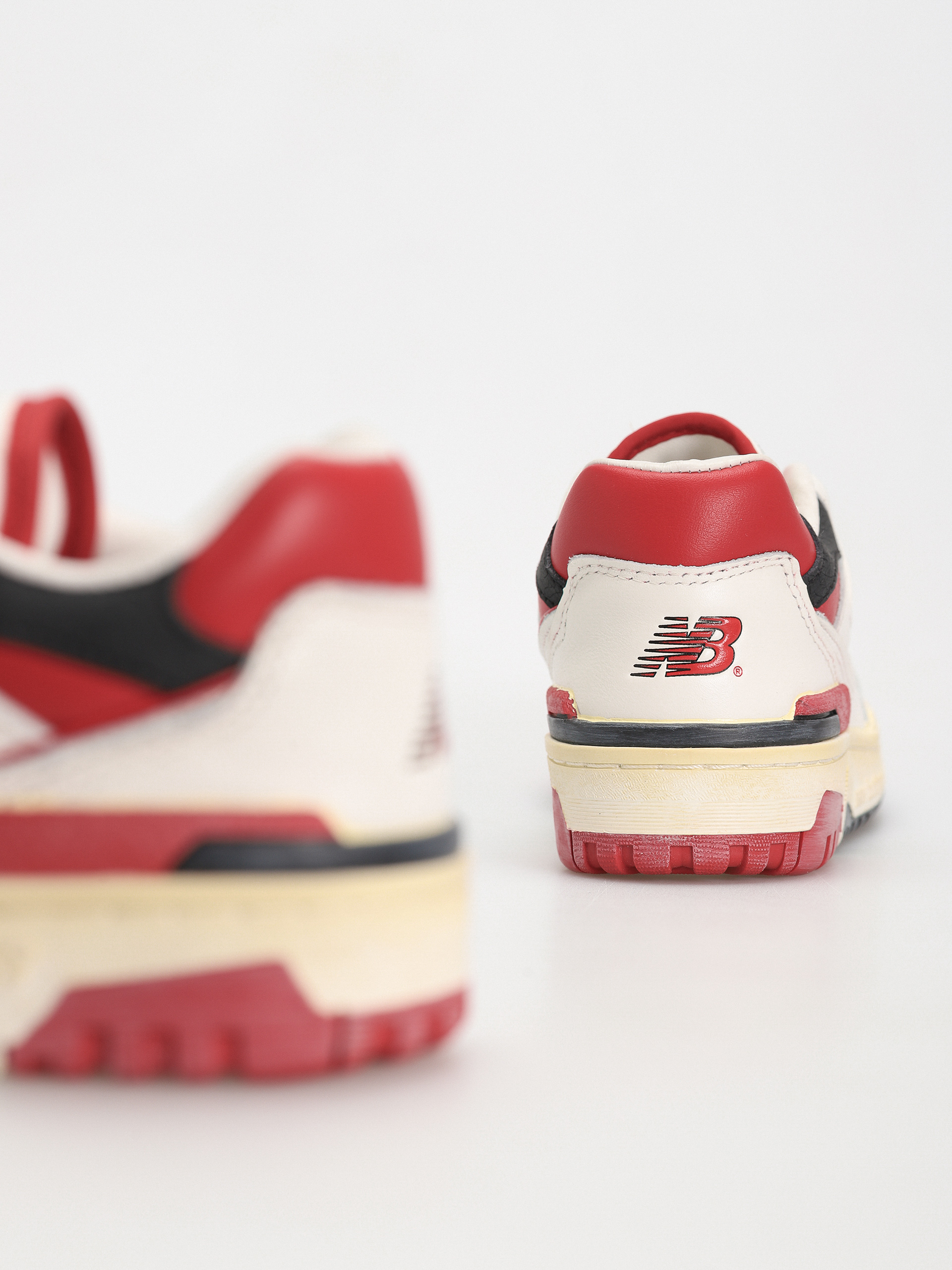 Обувки New Balance 550 (vintage red)