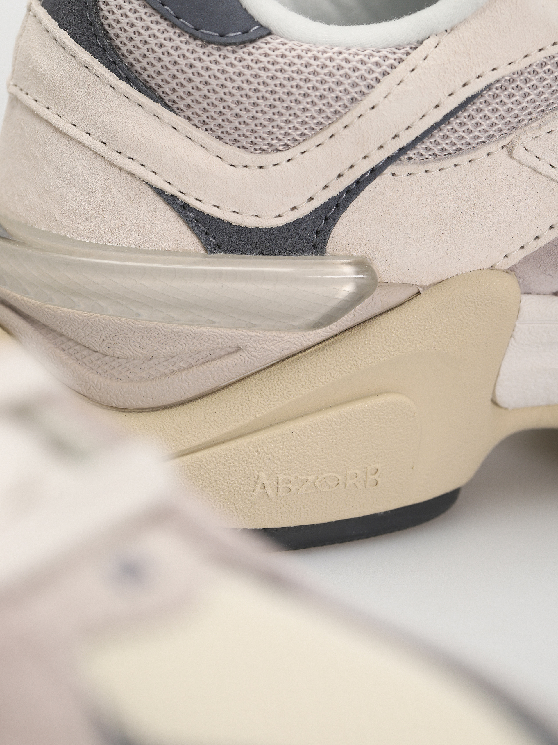 Обувки New Balance 9060 (moonrock linen)