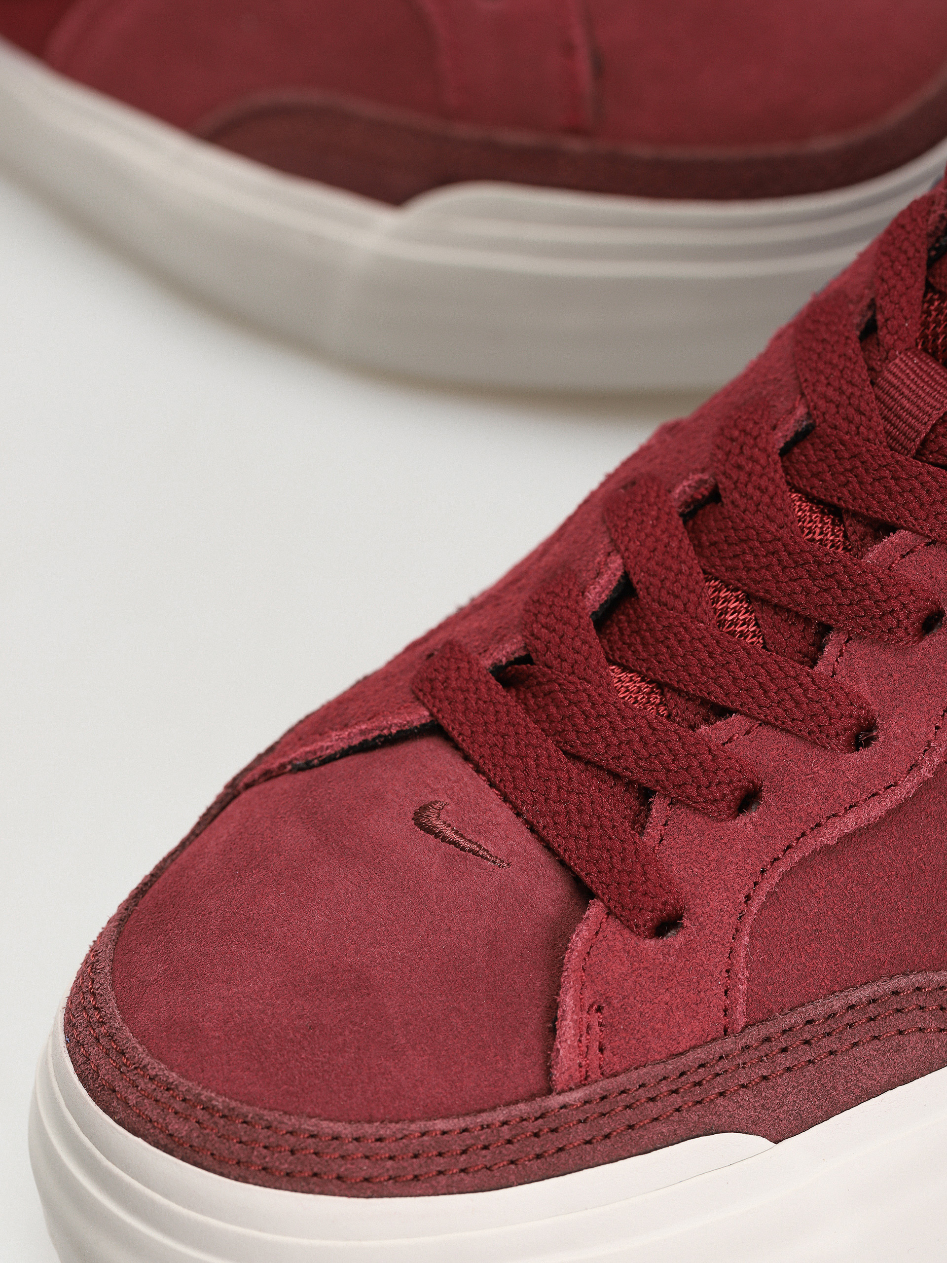 Обувки Nike SB Zoom Pogo Plus (team red/hyper royal dark team red)