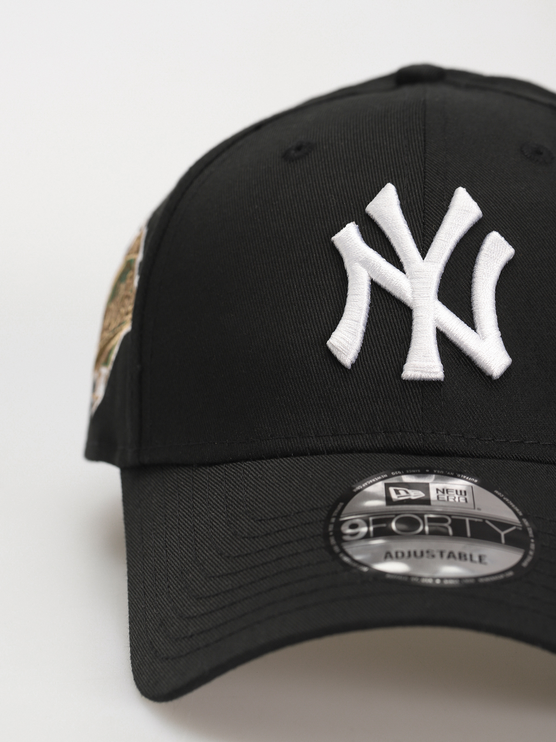 Шапка с козирка New Era Patch 9Forty New York Yankees (black)