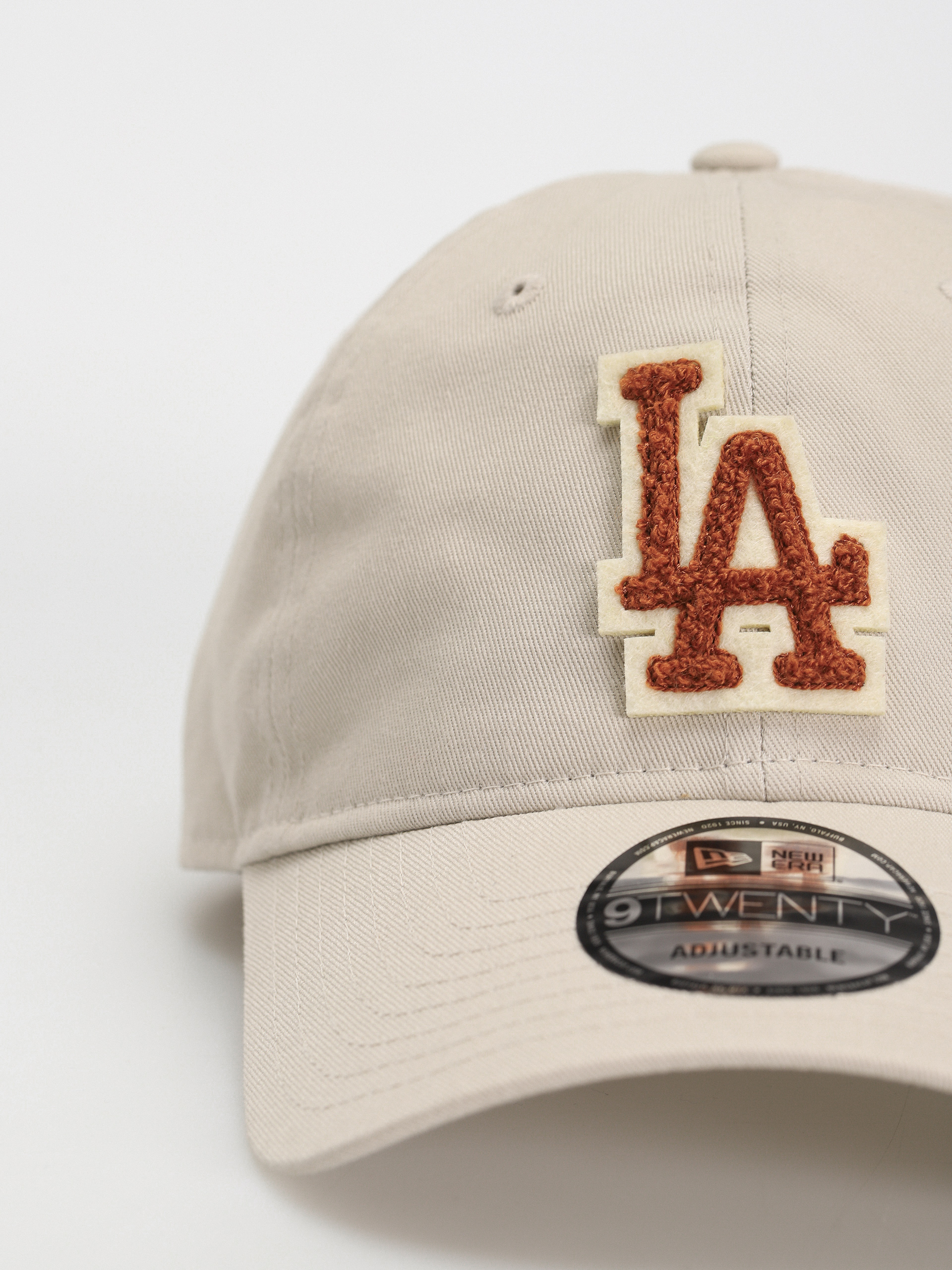 Шапка с козирка New Era Boucle 9Twenty Los Angeles Dodgers (stone)