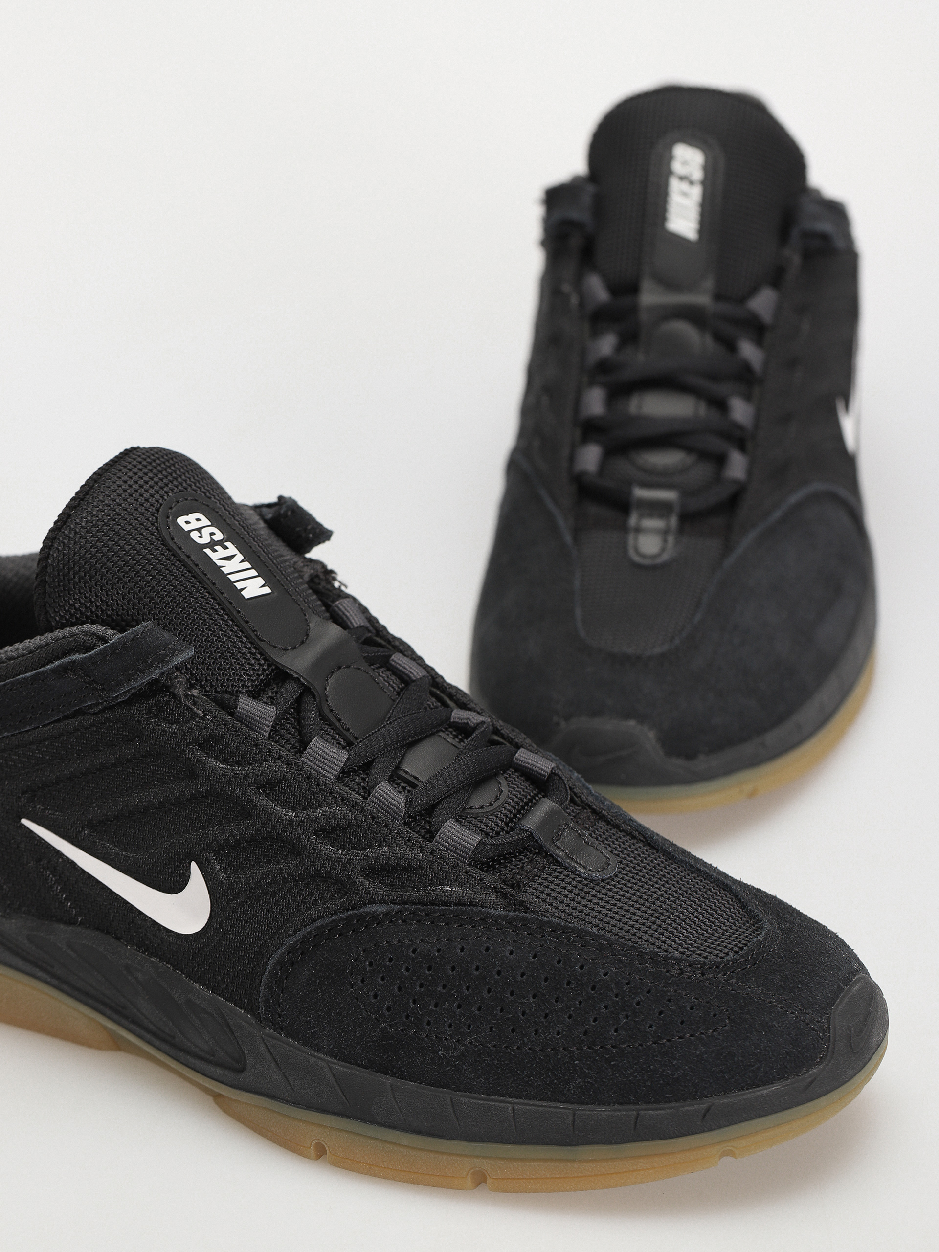 Обувки Nike SB Vertebrae (black/summit white anthracite black)