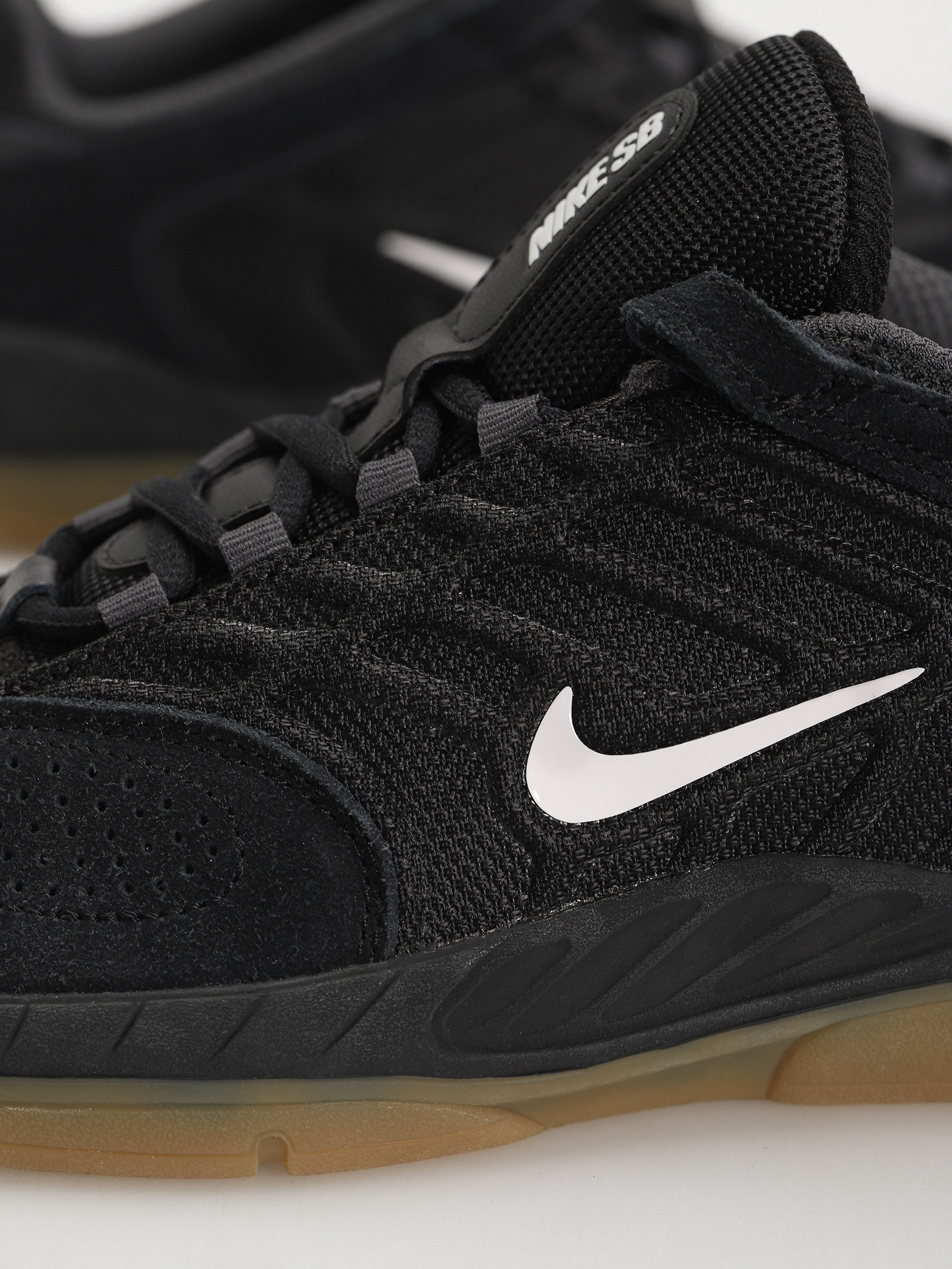 Обувки Nike SB Vertebrae (black/summit white anthracite black)