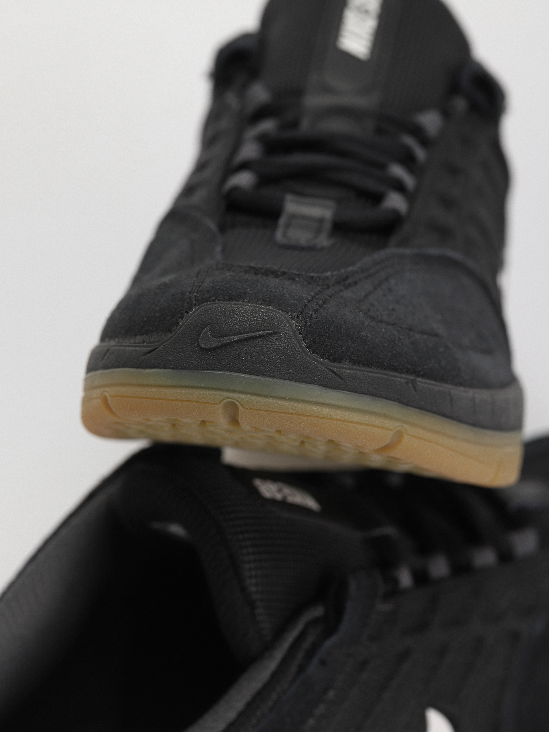 Обувки Nike SB Vertebrae (black/summit white anthracite black)