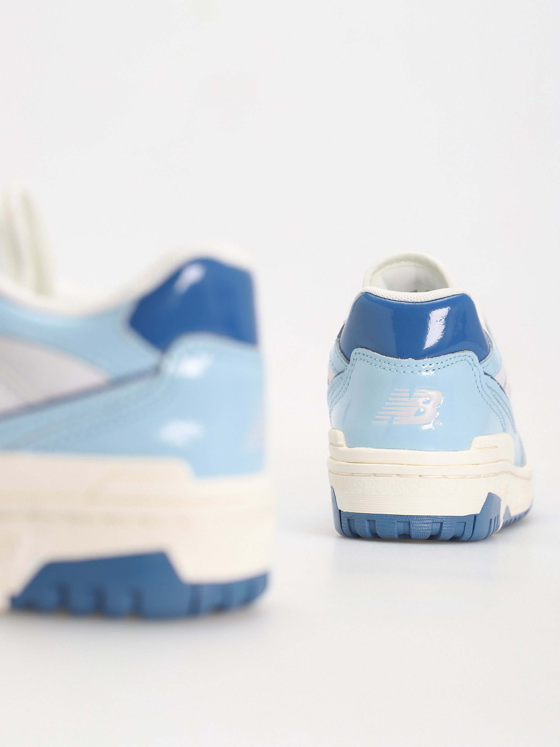 Обувки New Balance 550 (chrome blue patent)