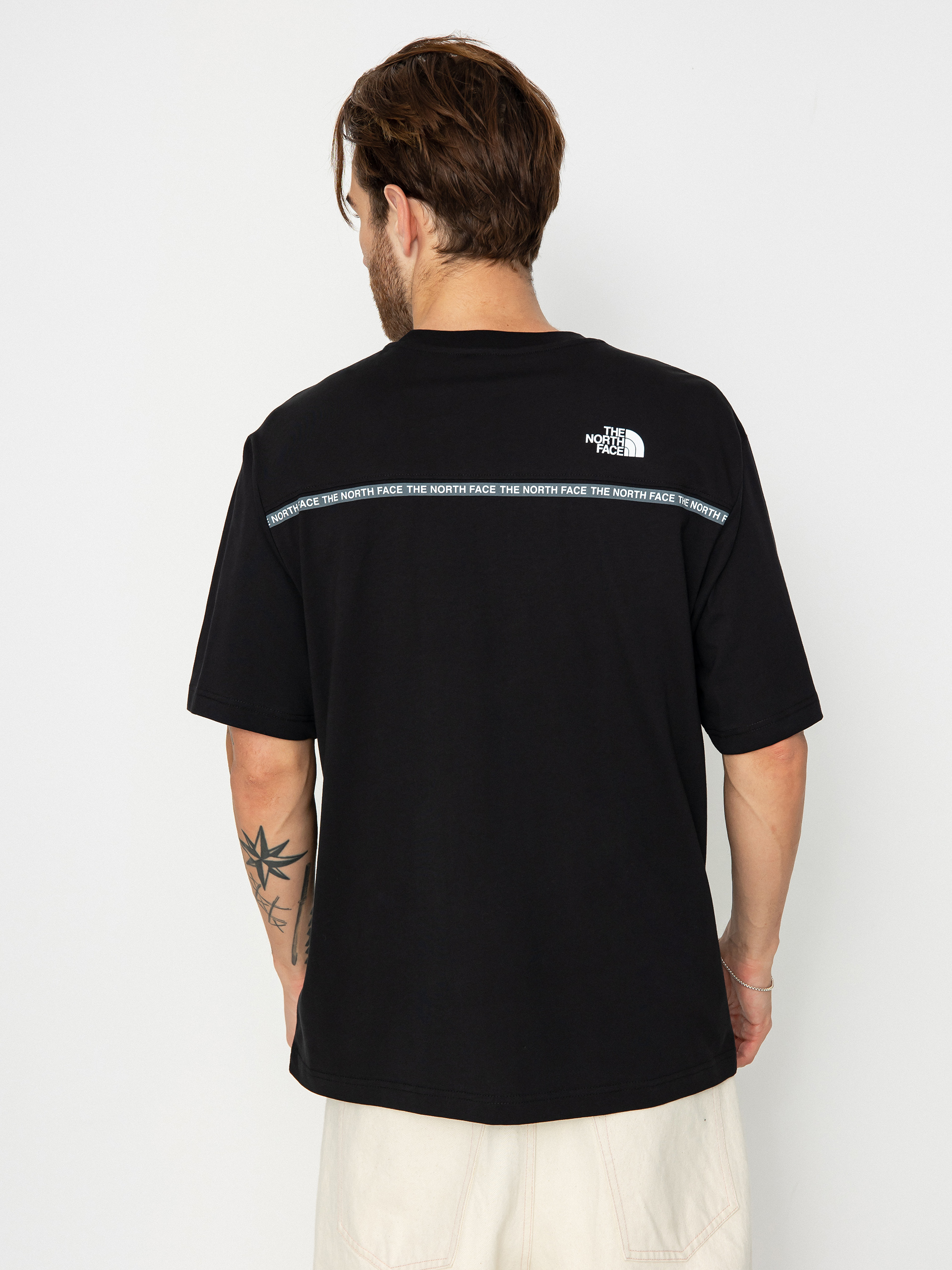 Тениска The North Face Zumu Relaxed (tnf black)