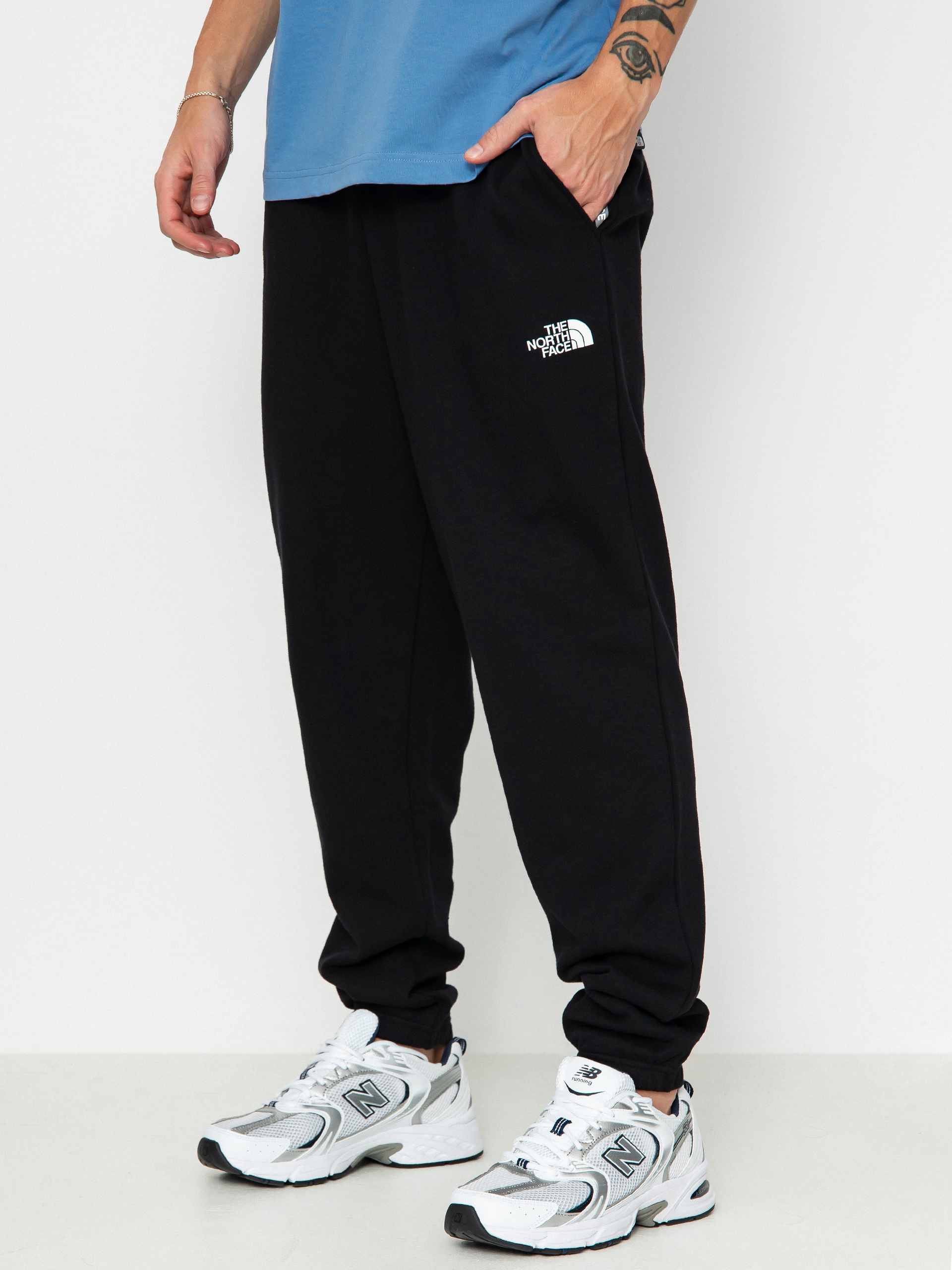 Панталони The North Face Zumu Jogger (tnf black)