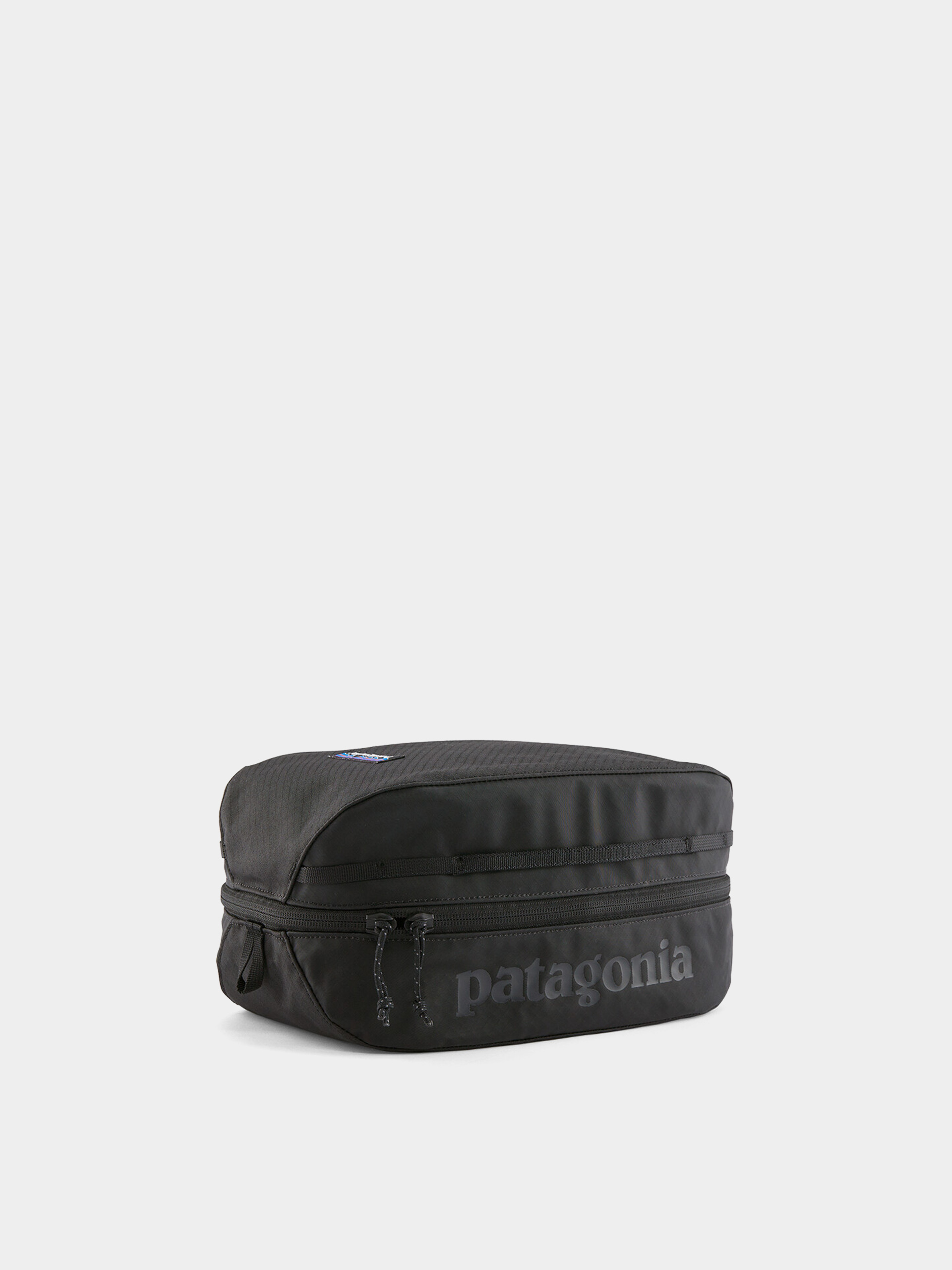 Козметична чантичка Patagonia Black Hole Cube 6L (black)