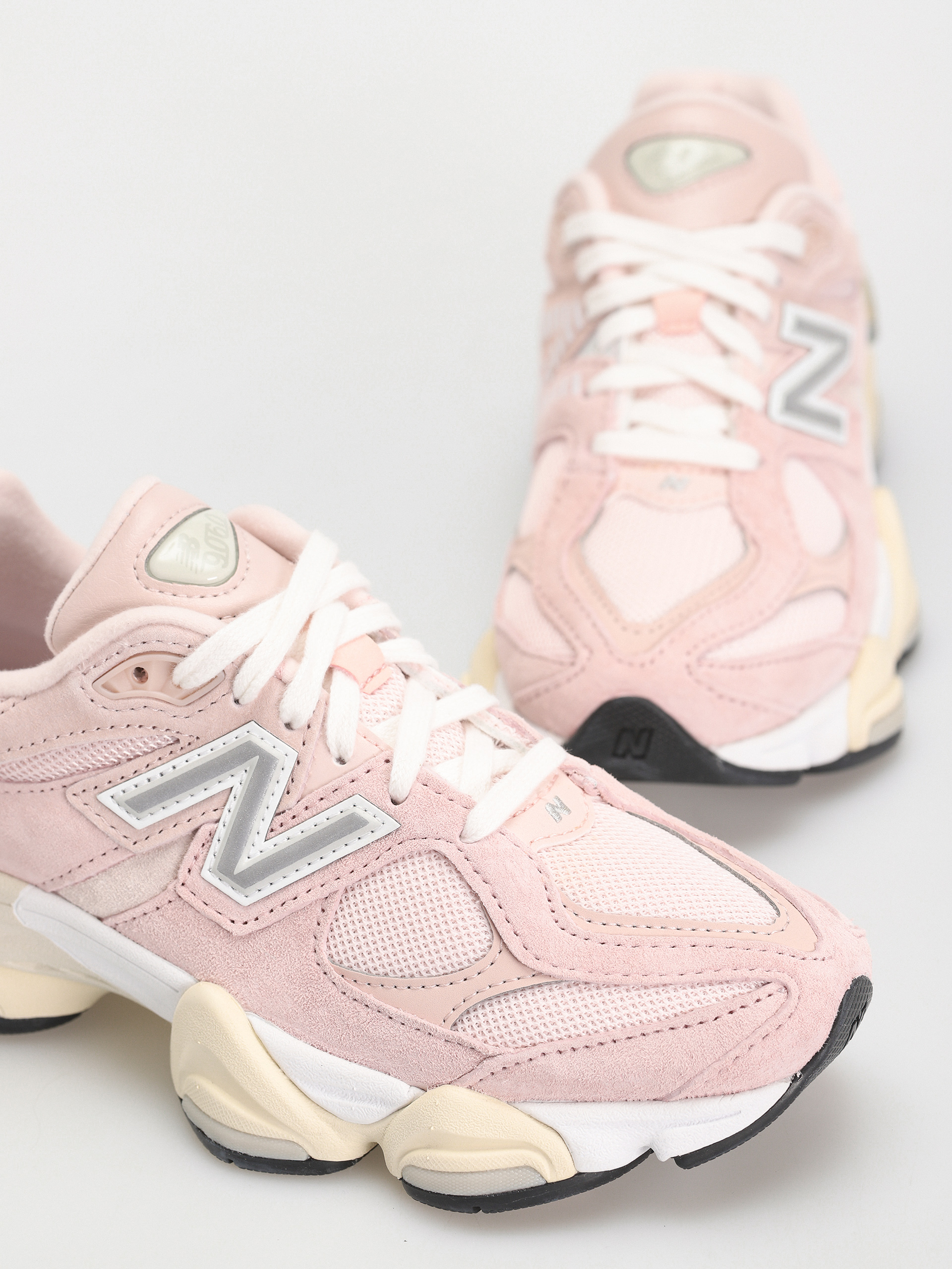 Обувки New Balance 9060 (crystal pink)