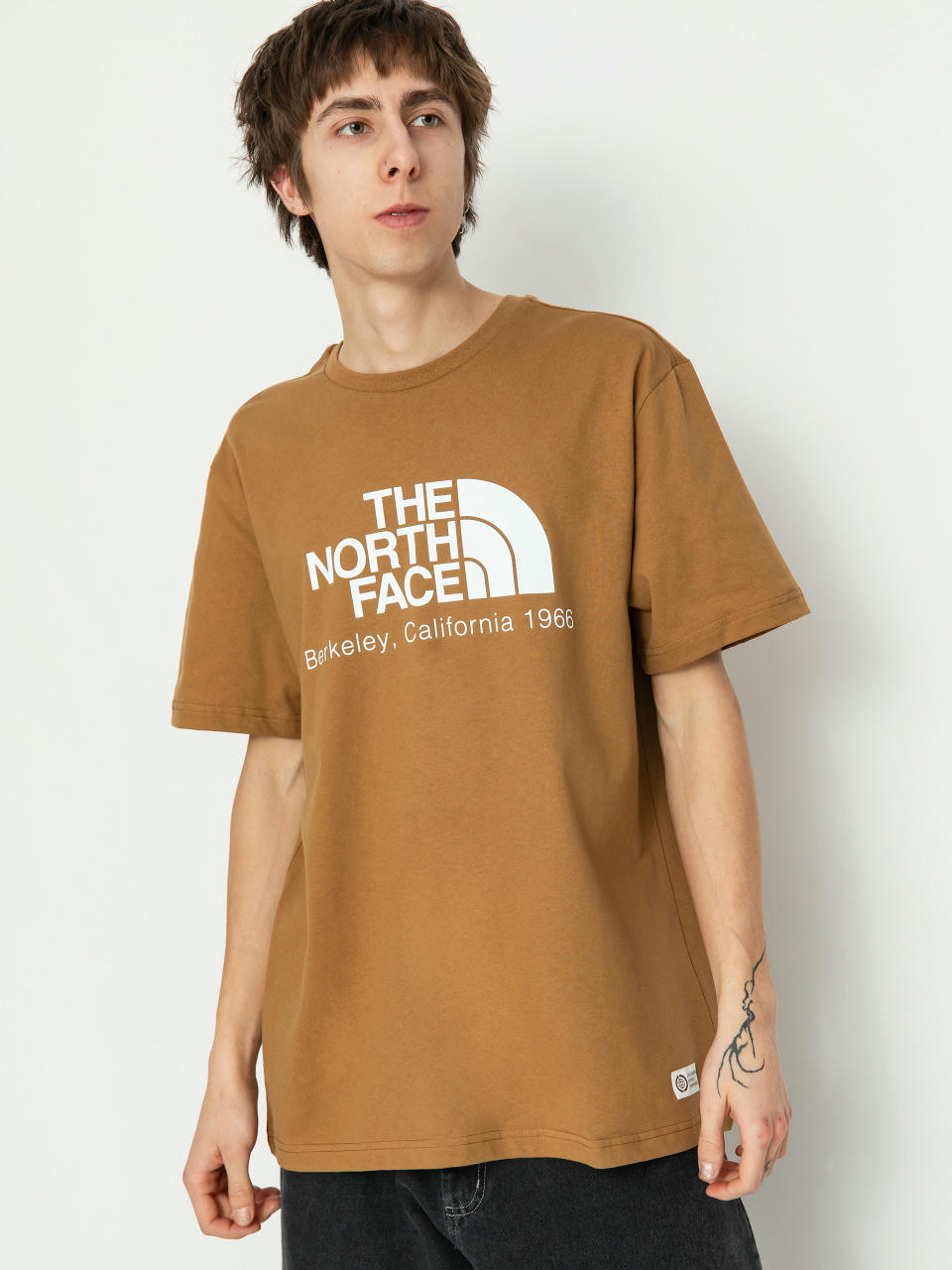 Тениска The North Face Berkeley California In Scrap (utility brown)