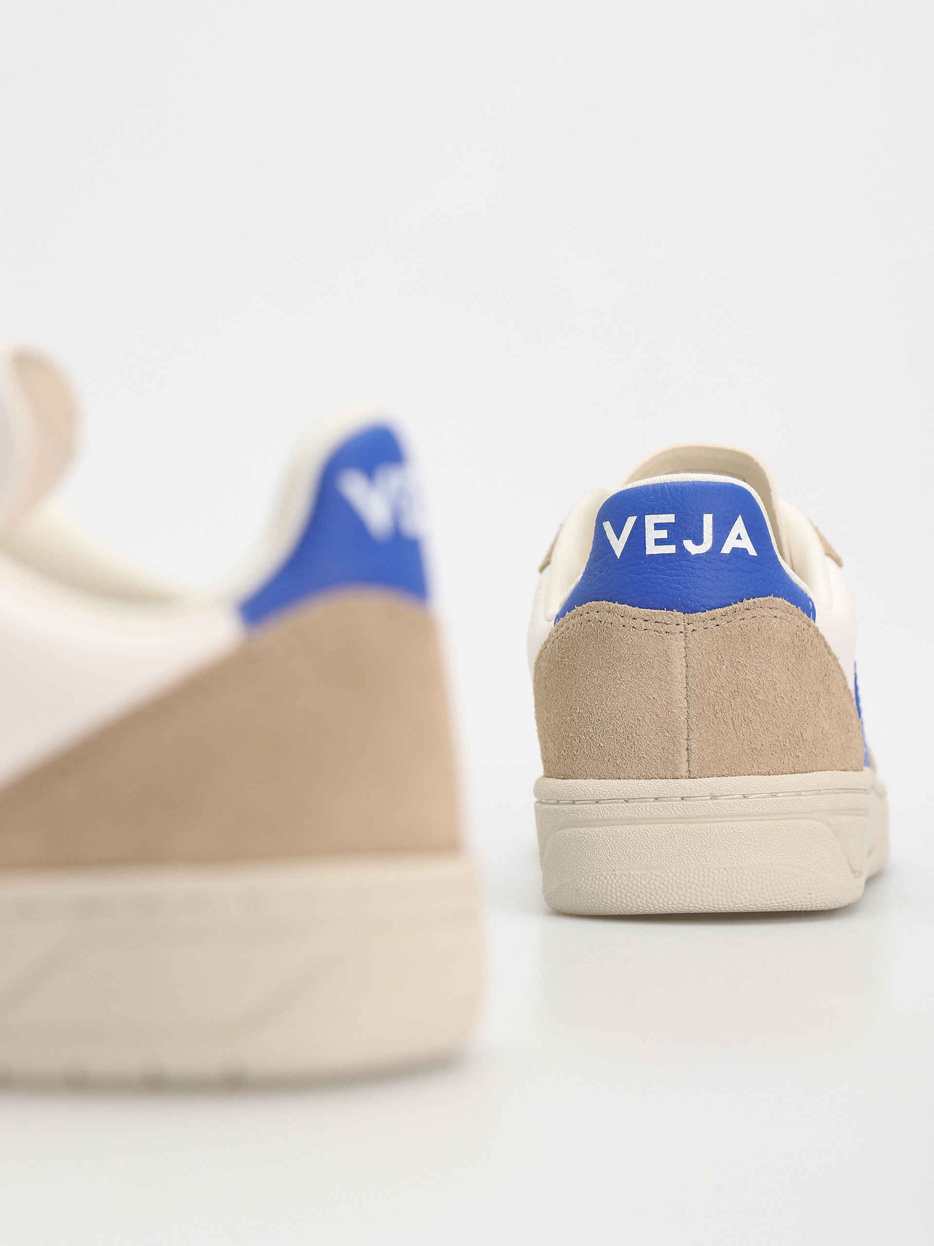 Обувки Veja V-10 Wmn (extra white paros sahara)