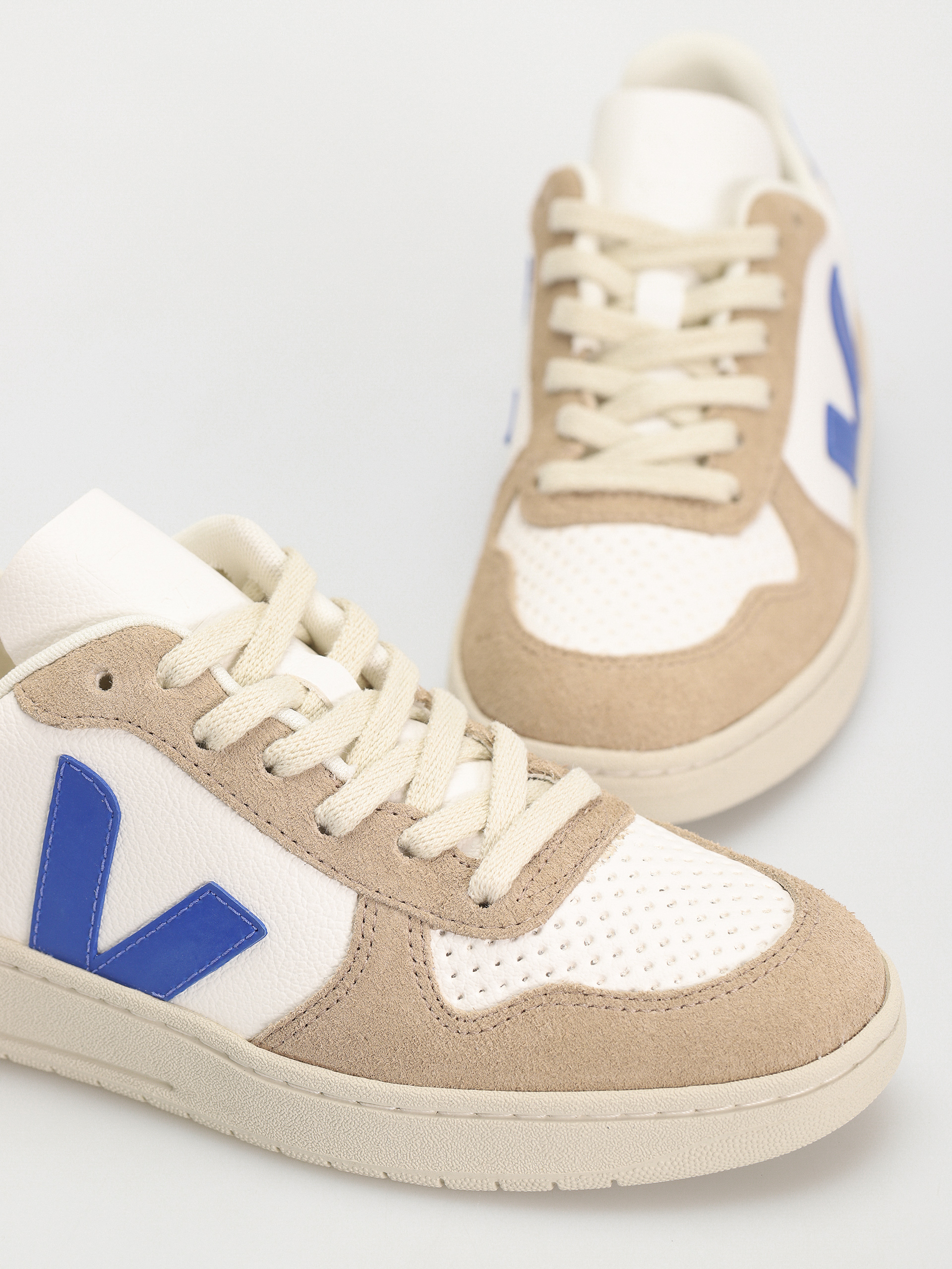 Обувки Veja V-10 Wmn (extra white paros sahara)