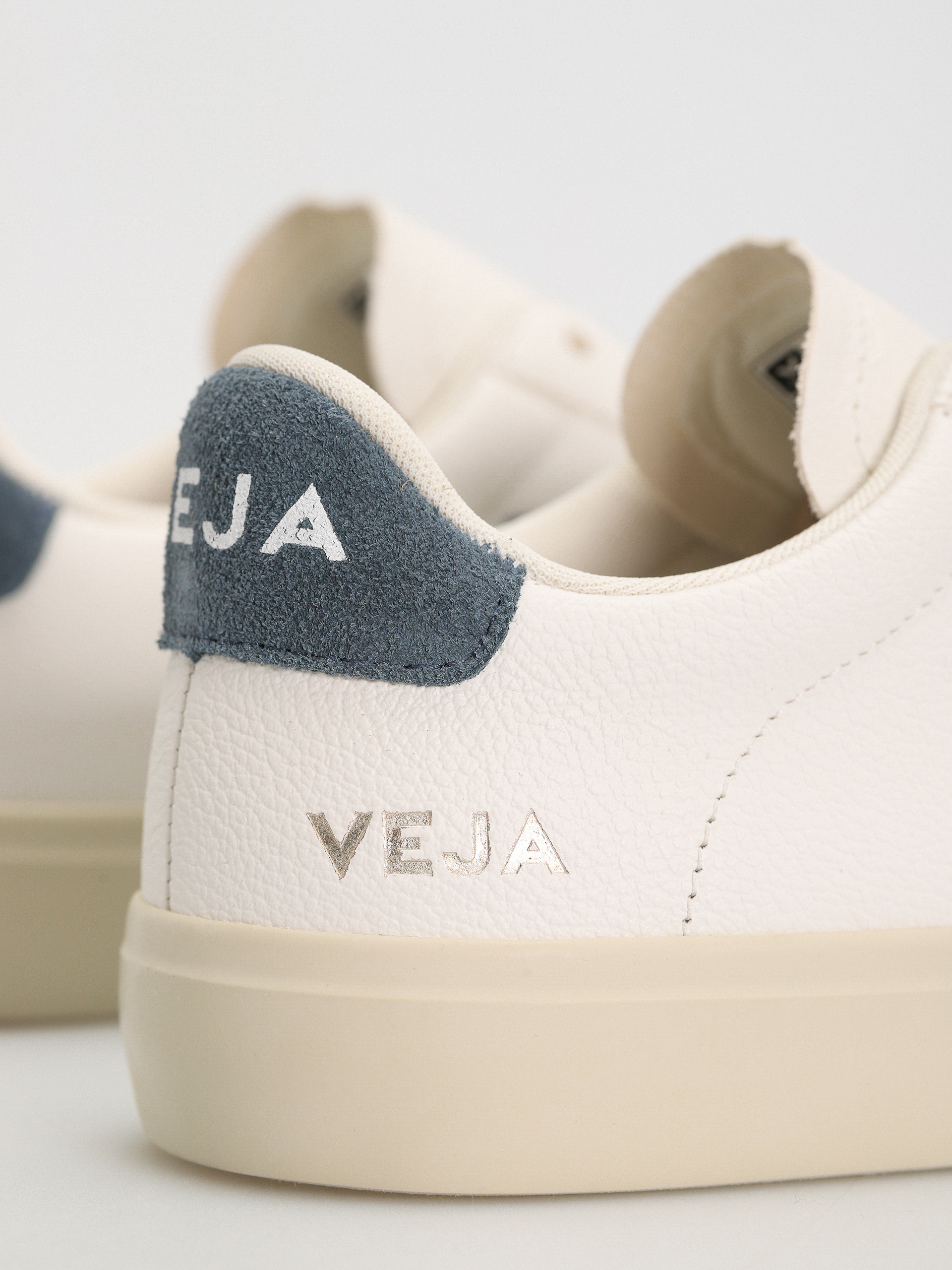 Обувки Veja Campo Wmn (extra white california)