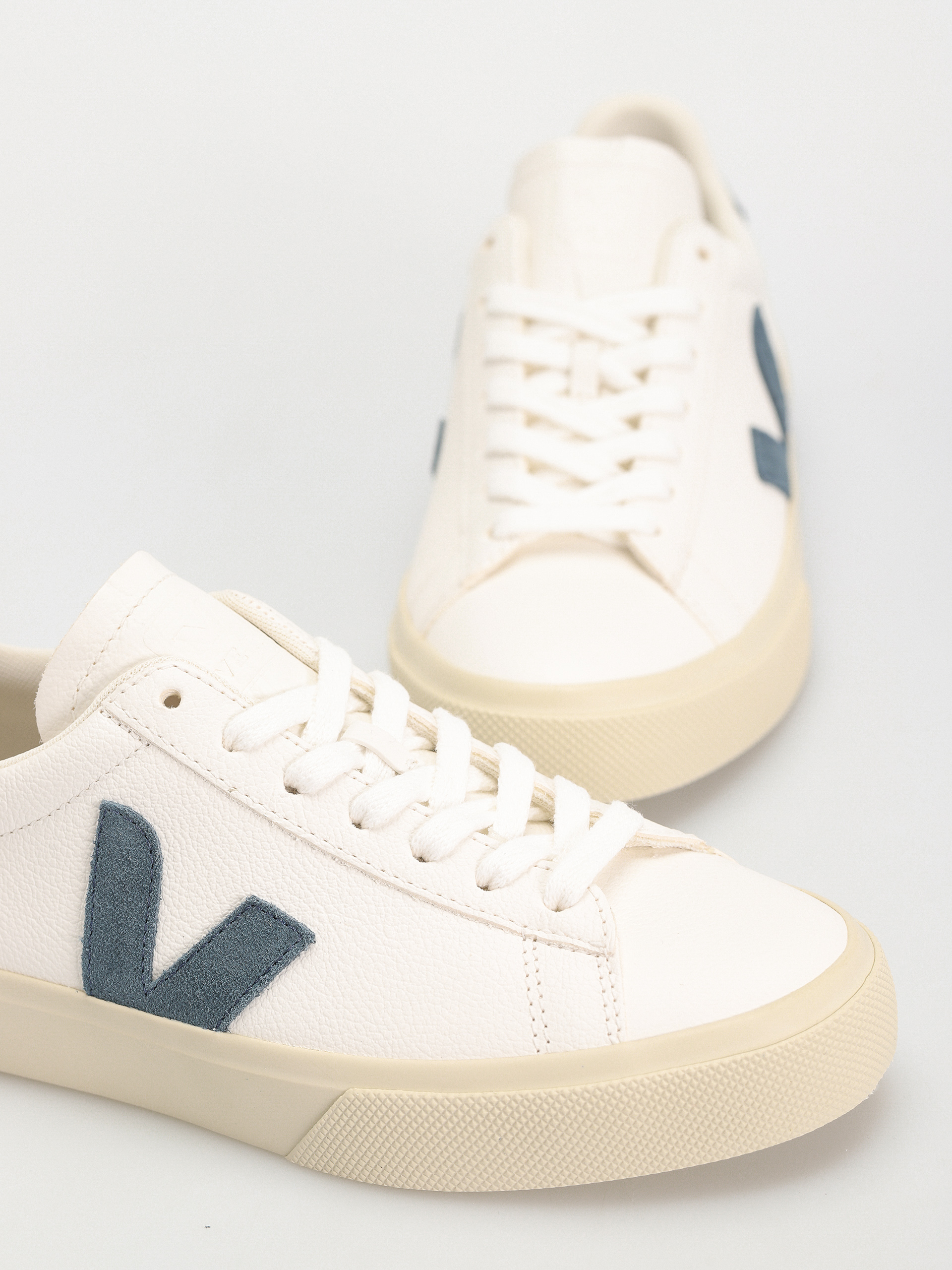 Обувки Veja Campo Wmn (extra white california)
