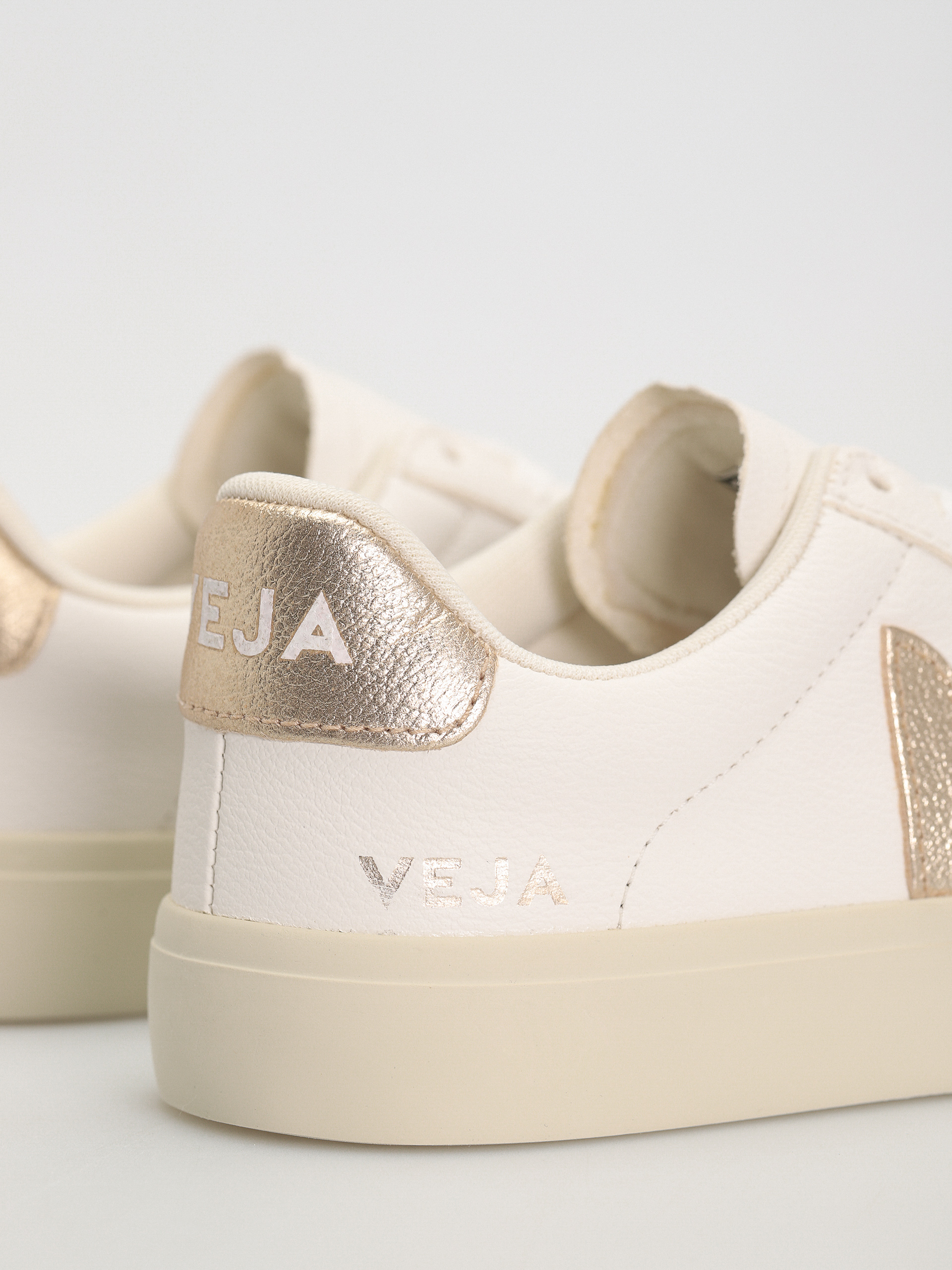 Обувки Veja Campo Wmn (extra white platine)