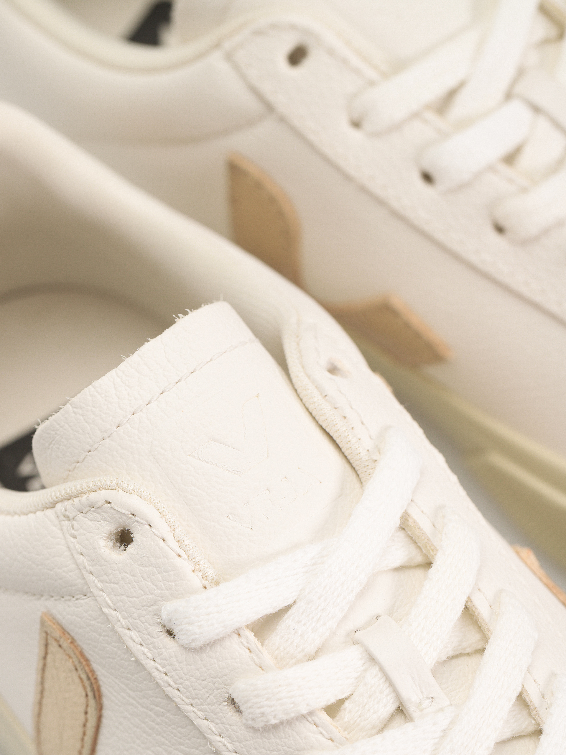 Обувки Veja Campo Wmn (extra white platine)