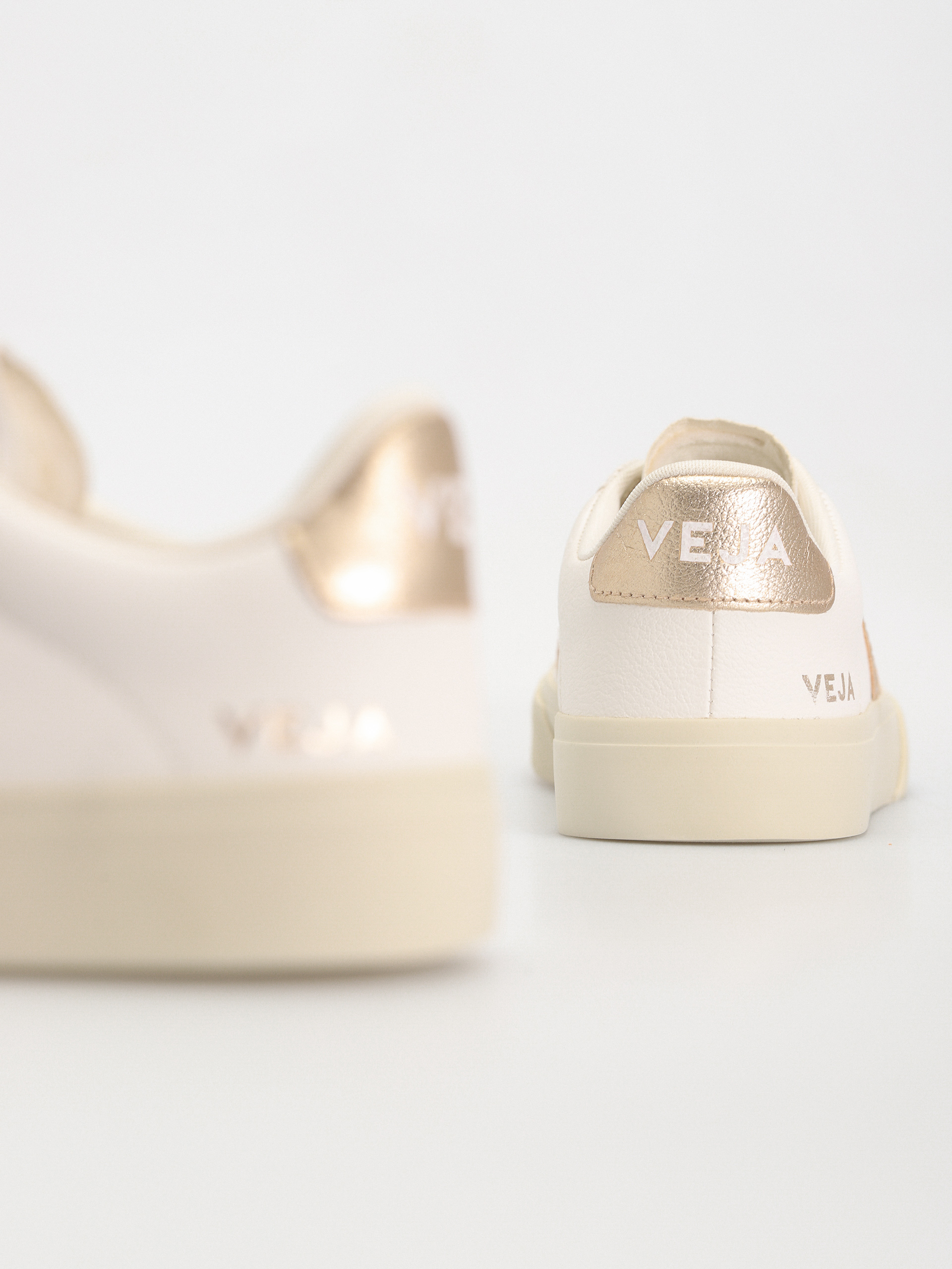 Обувки Veja Campo Wmn (extra white platine)
