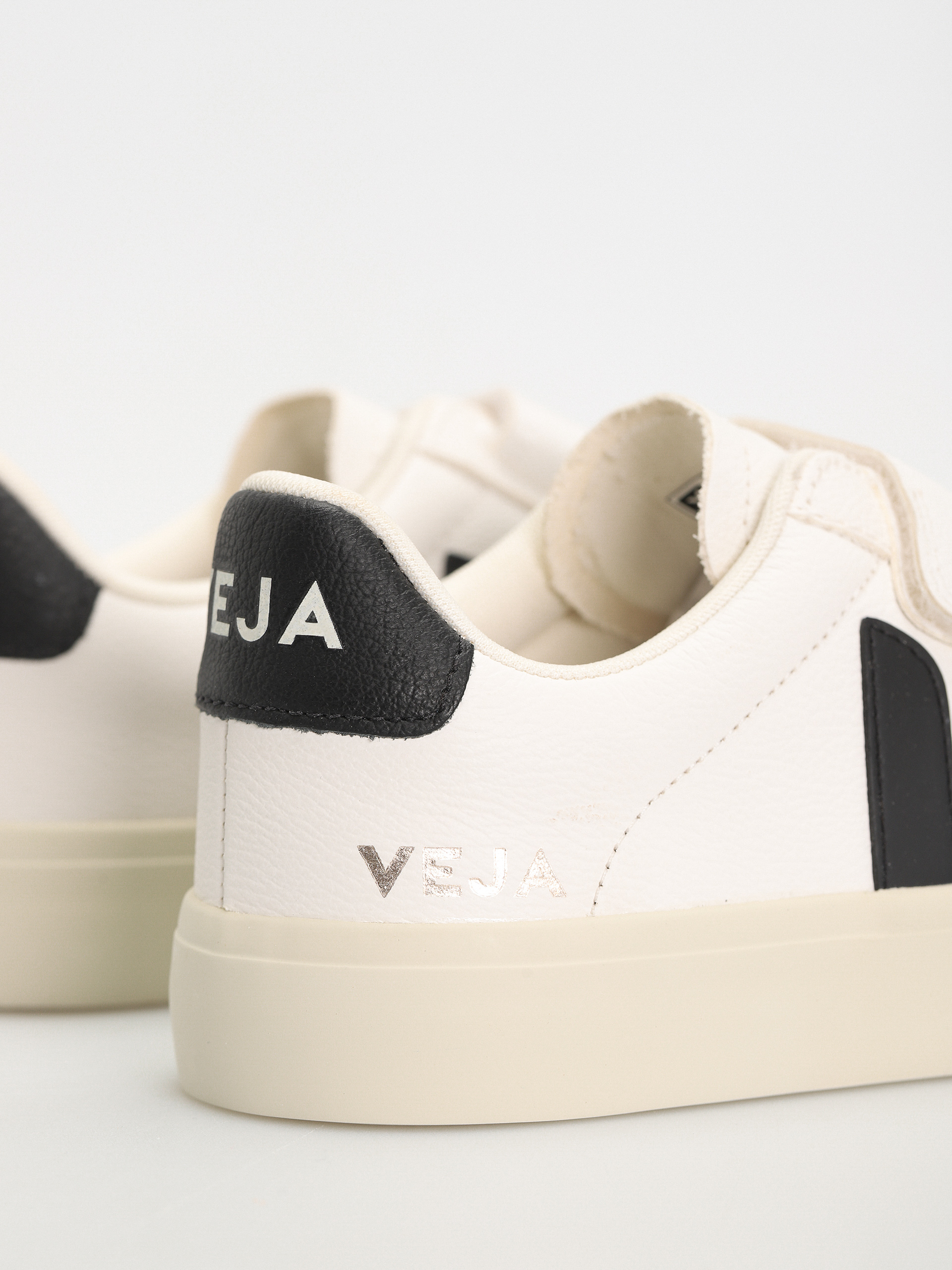 Обувки Veja Recife Logo Wmn (extra white black)
