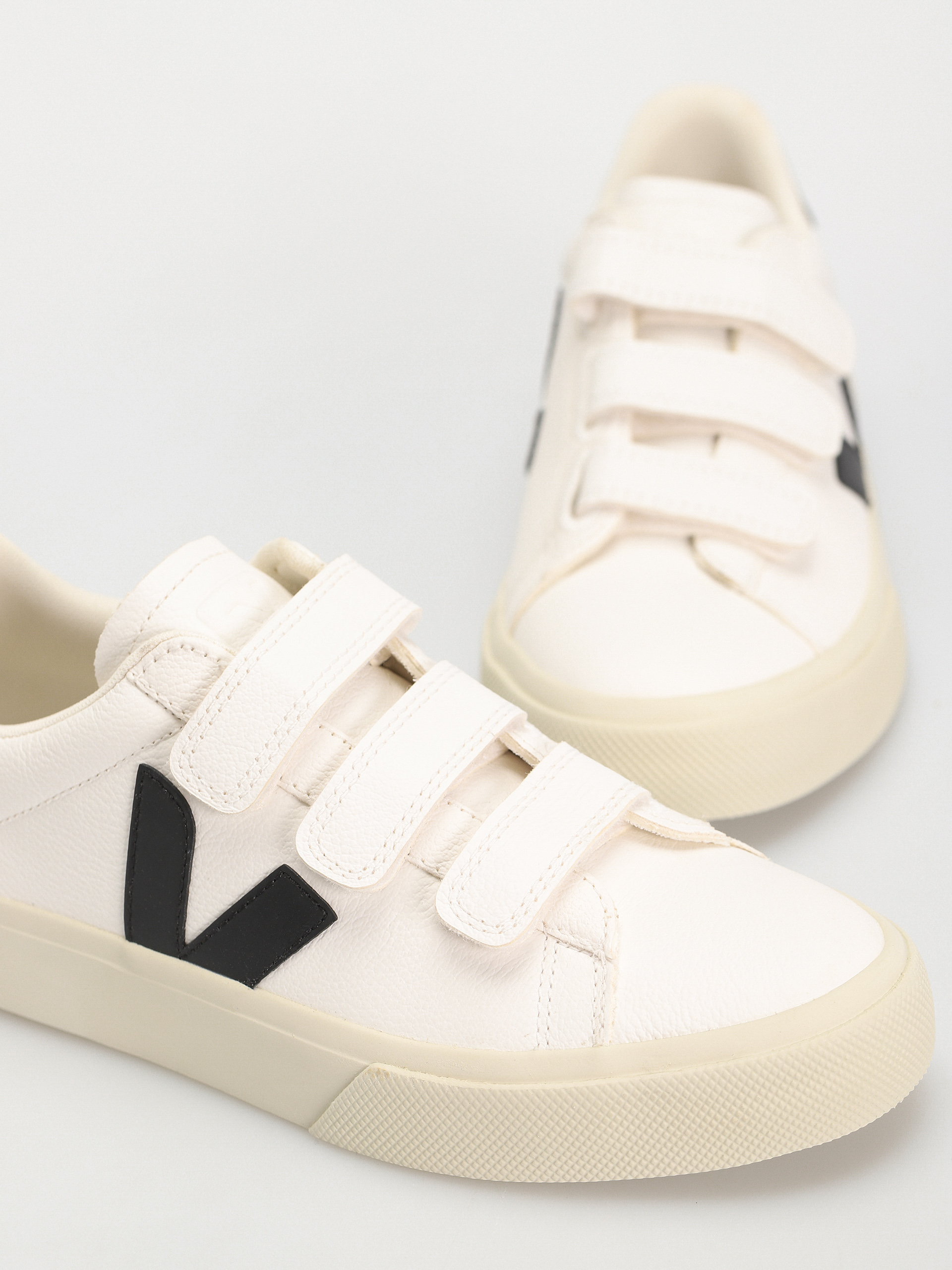 Обувки Veja Recife Logo Wmn (extra white black)