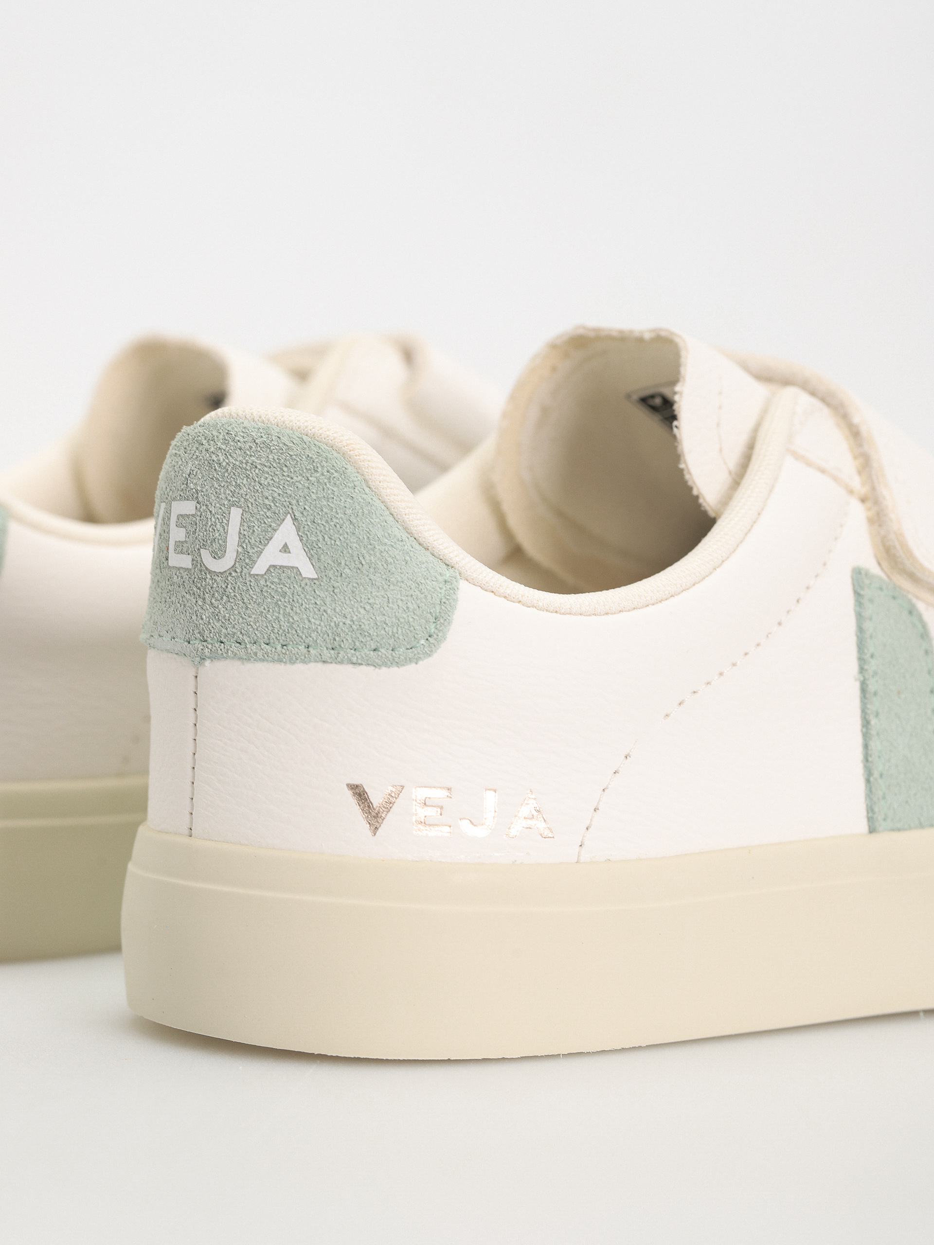 Обувки Veja Recife Logo Wmn (extra white matcha)