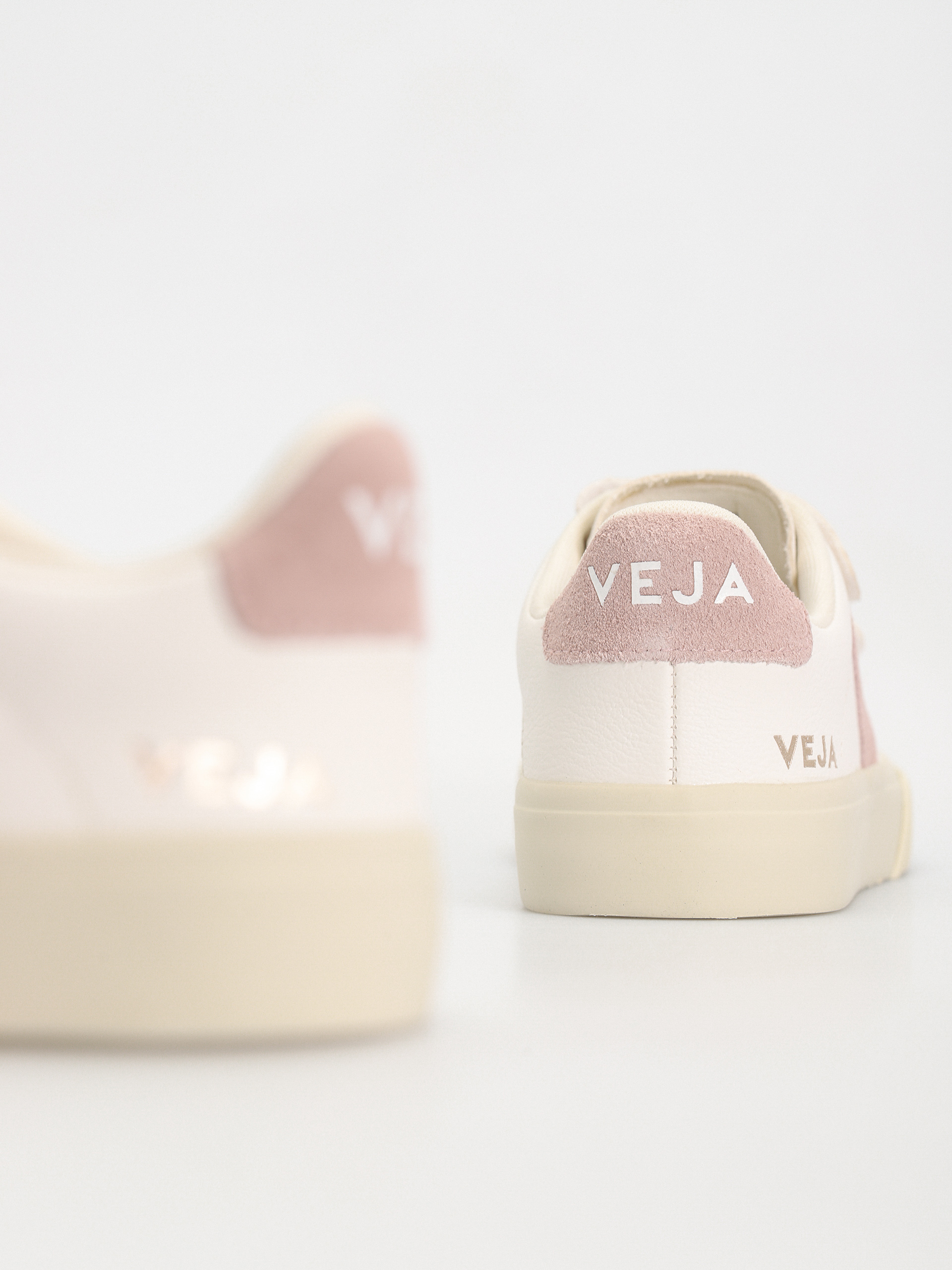 Обувки Veja Recife Logo Wmn (extra white babe)