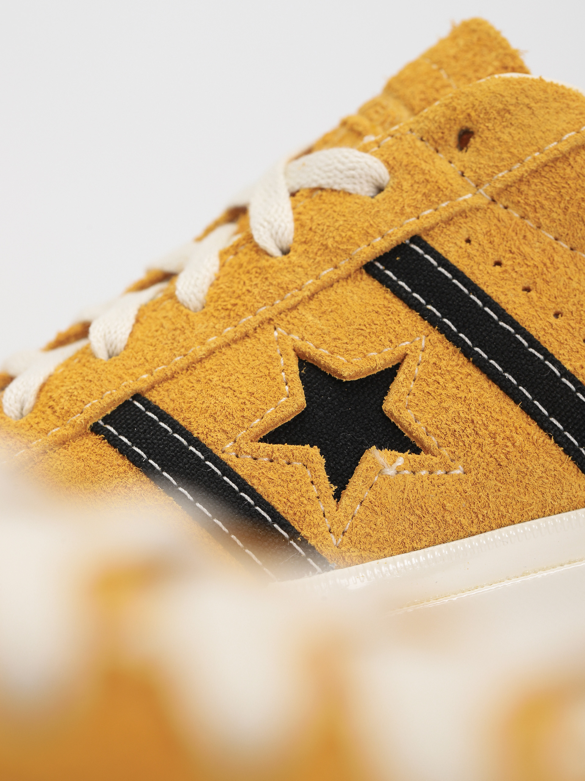 Обувки Converse One Star Academy Pro (light yellow)