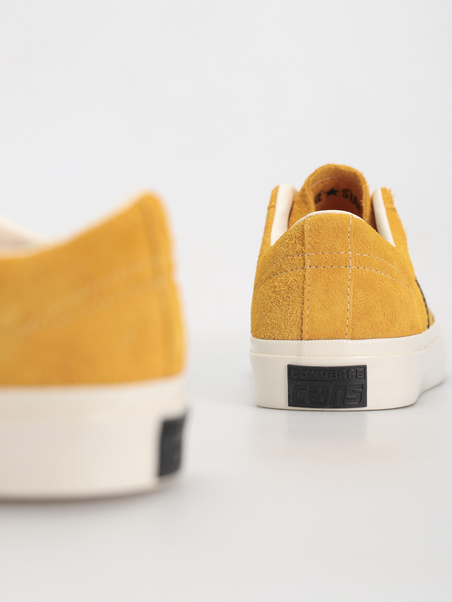 Обувки Converse One Star Academy Pro (light yellow)