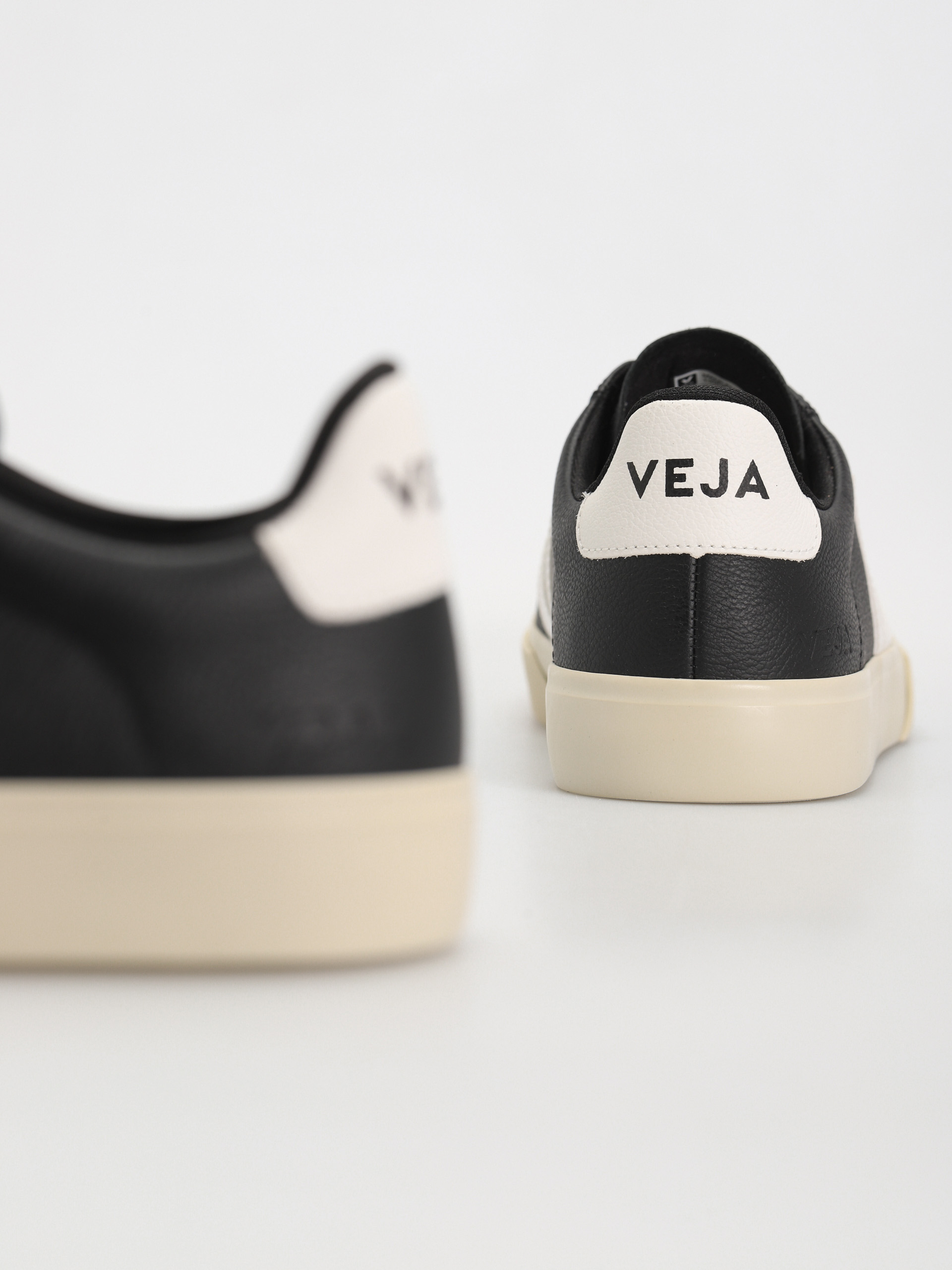 Обувки Veja Campo (black white)