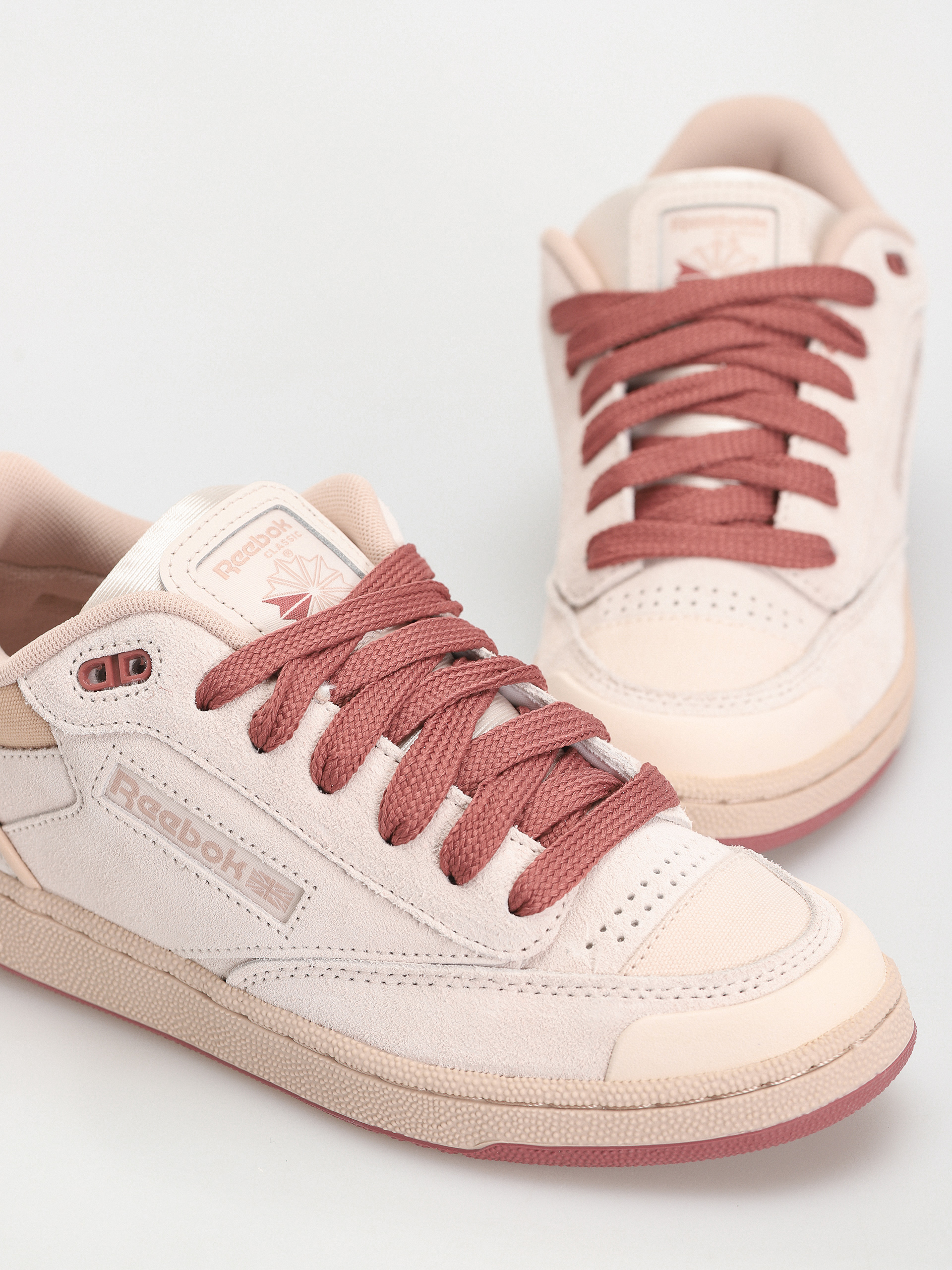 Обувки Reebok Club C Bulc Wmn (blush/pinstu/sedros)