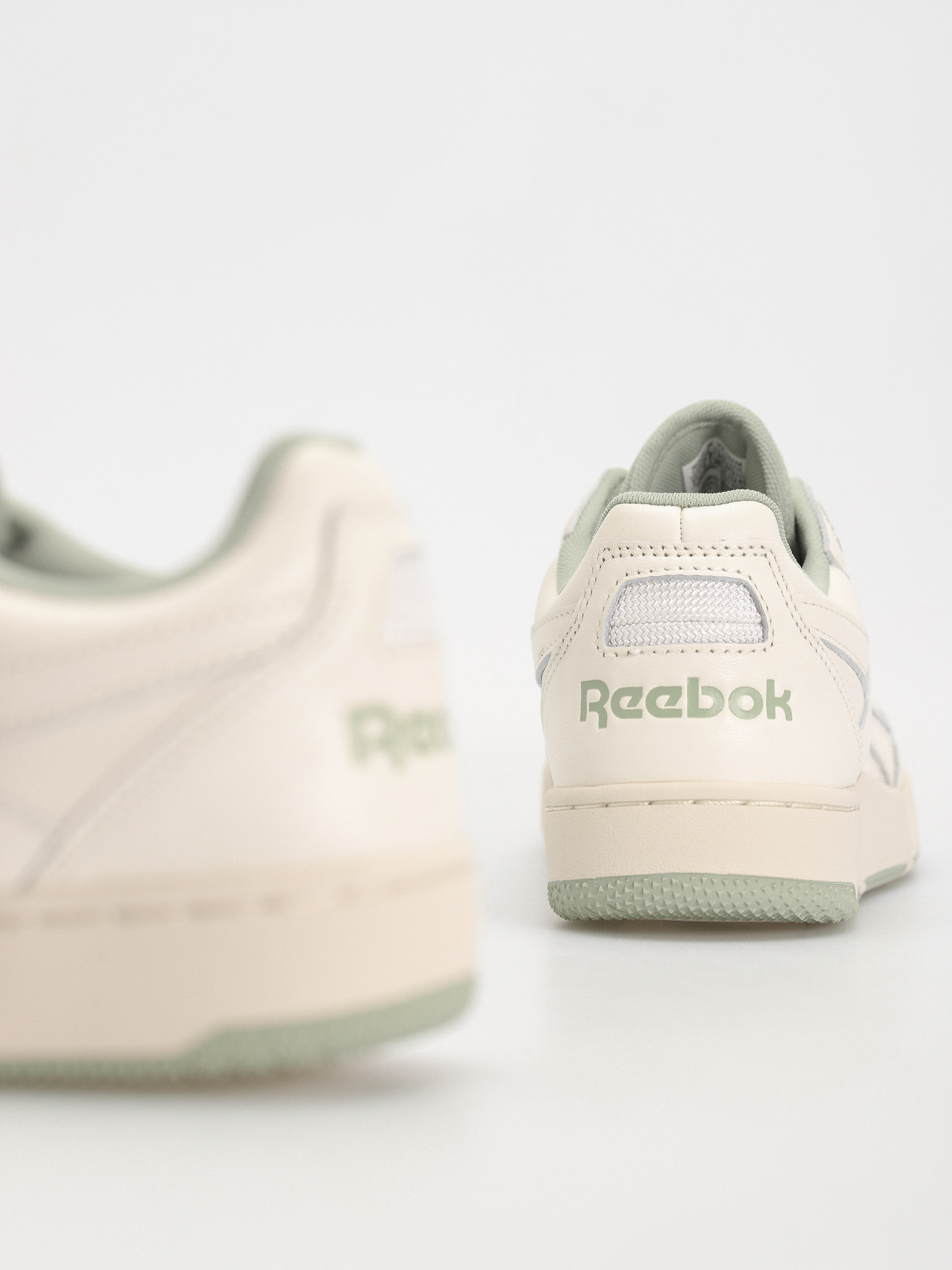 Обувки Reebok BB 4000 II Wmn (chalk/vingre/pugry2)